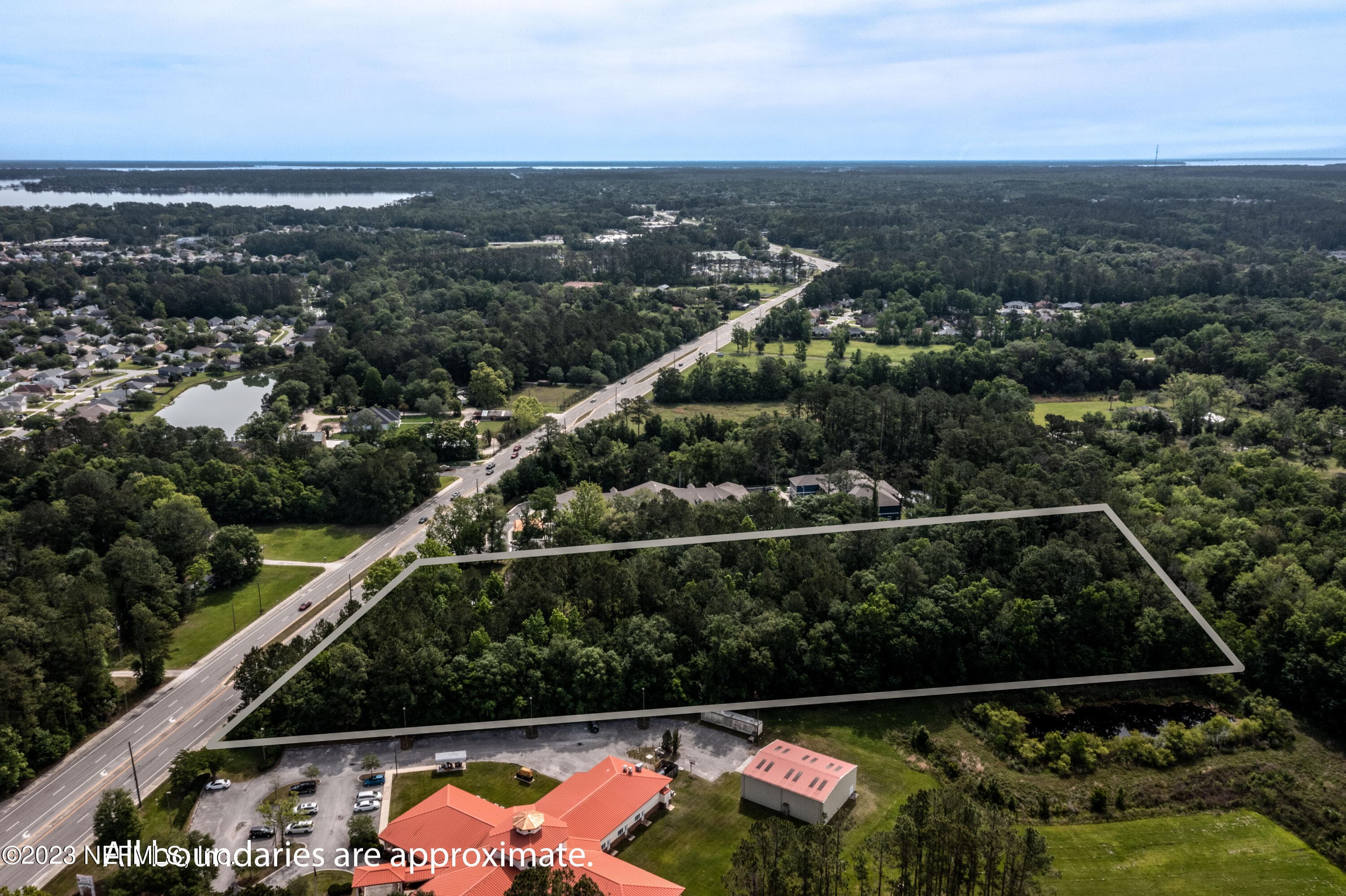 2777 COUNTY RD 220, Middleburg — exterior