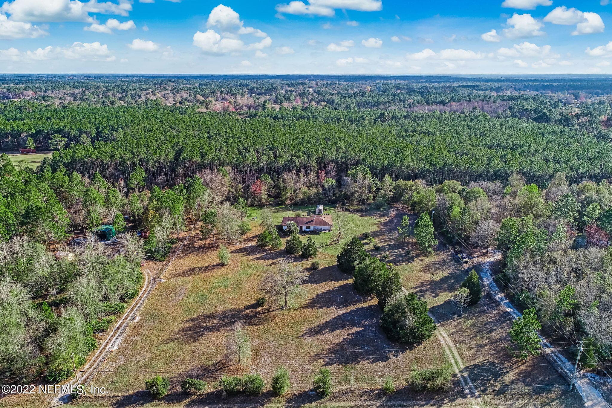5665 MAVERICK, Middleburg — exterior