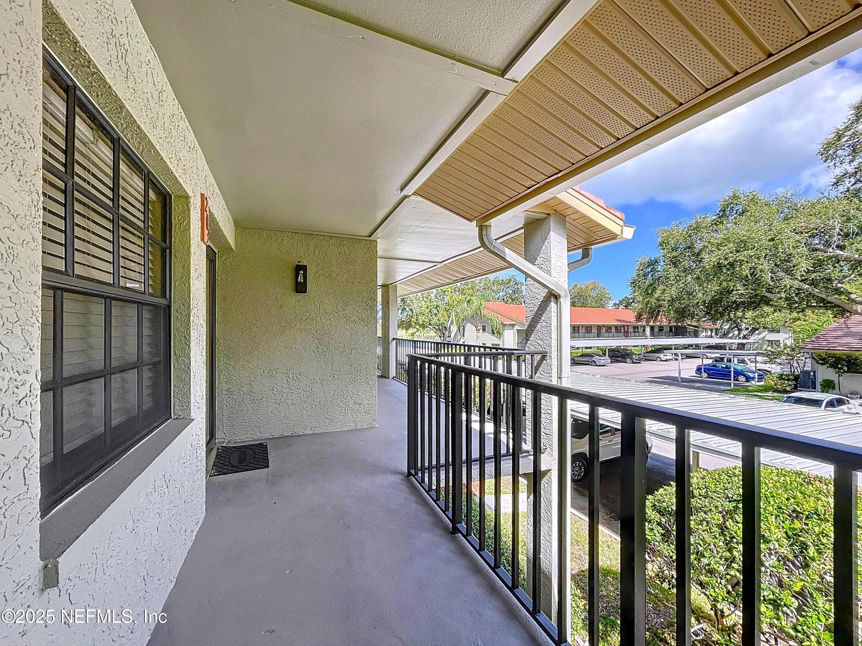 2020 LAKEVIEW Drive 203, Clearwater, FL 33763, Clearwater — photo 3