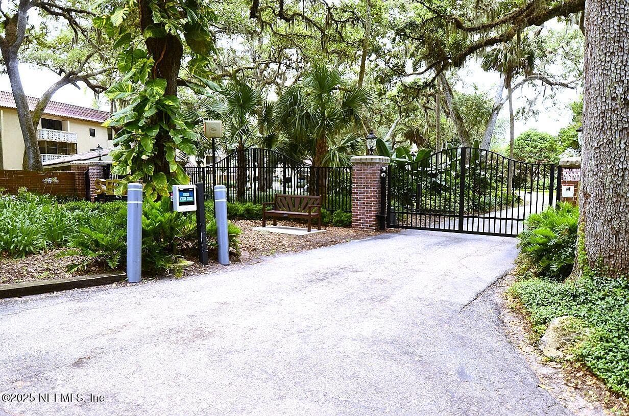 1810 SEVILLA Boulevard 202, Atlantic Beach, FL 32233, Atlantic Beach — photo 2