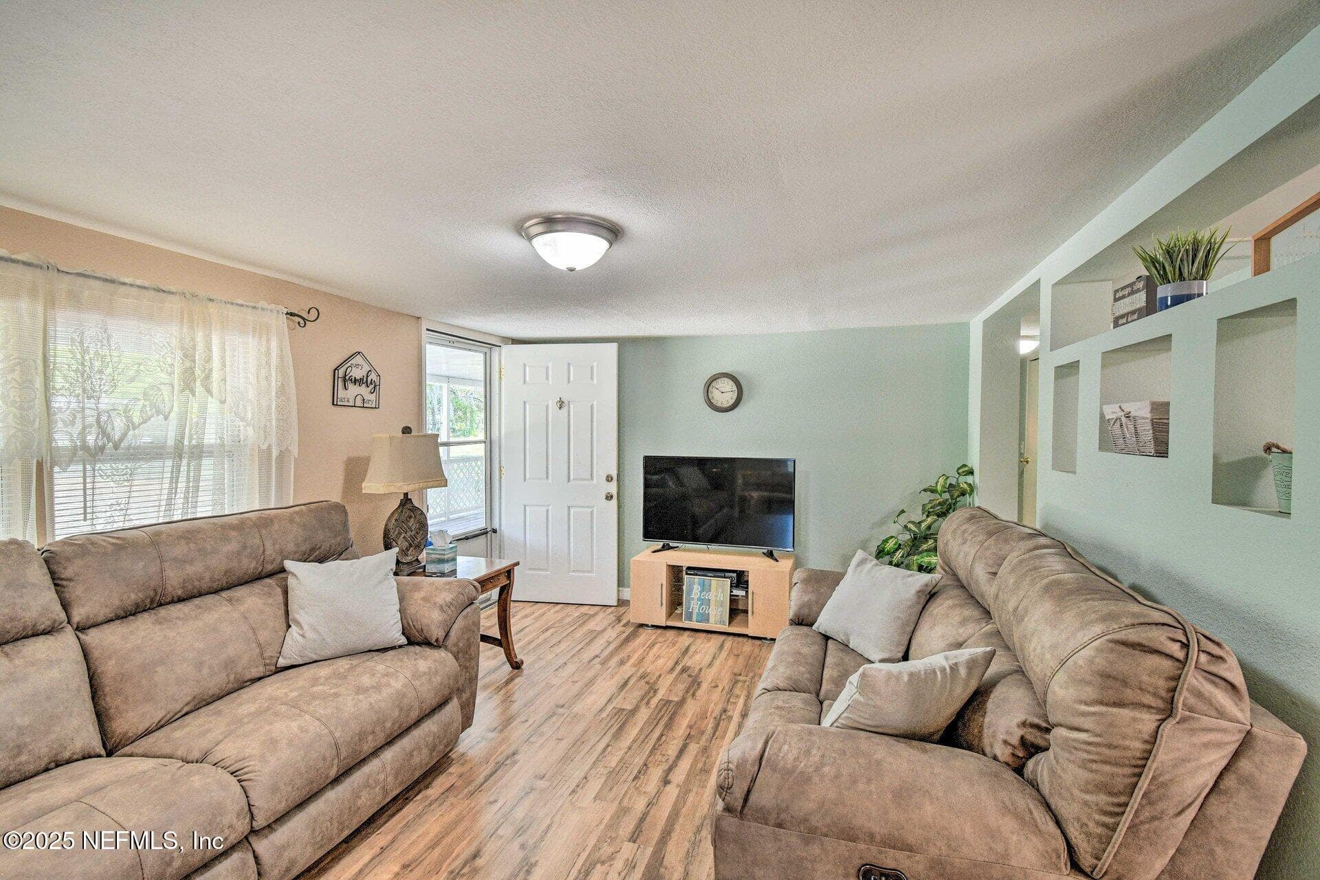 118 RIVERSIDE Avenue, Satsuma — photo 3