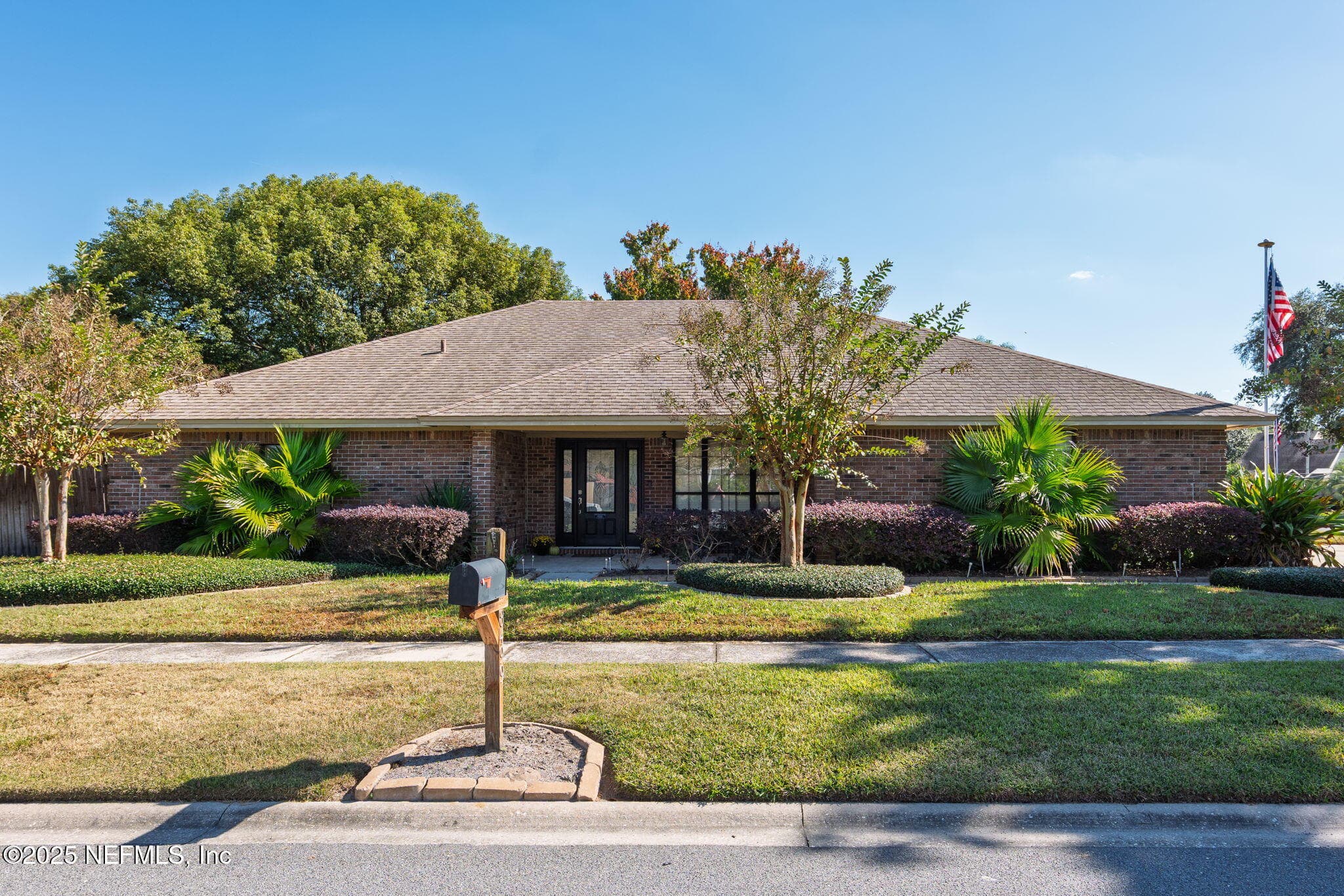 8499 BANDERA Circle W, Jacksonville — exterior