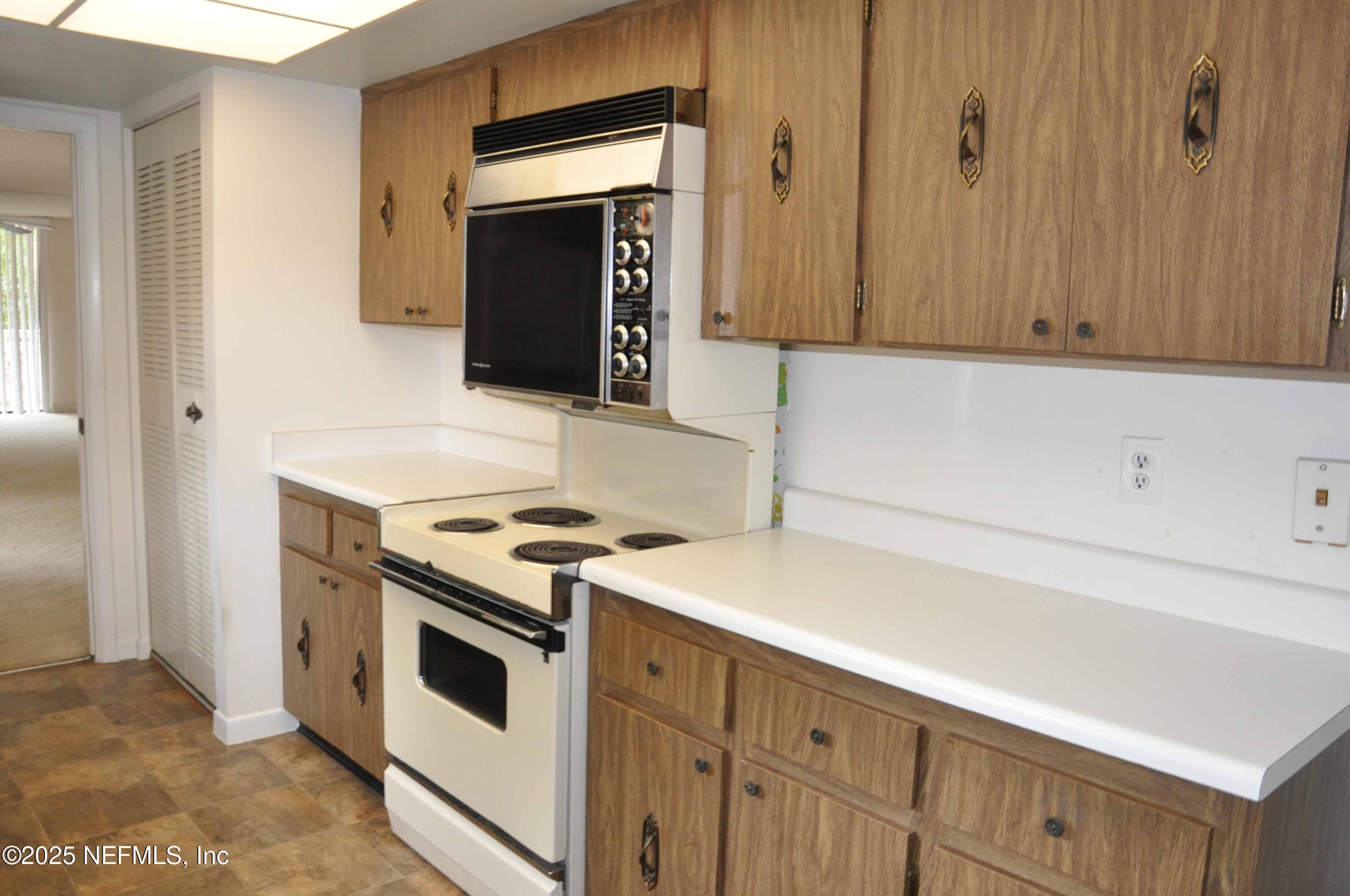 1820 SEVILLA Boulevard 211, Atlantic Beach, FL 32233, Atlantic Beach — photo 2