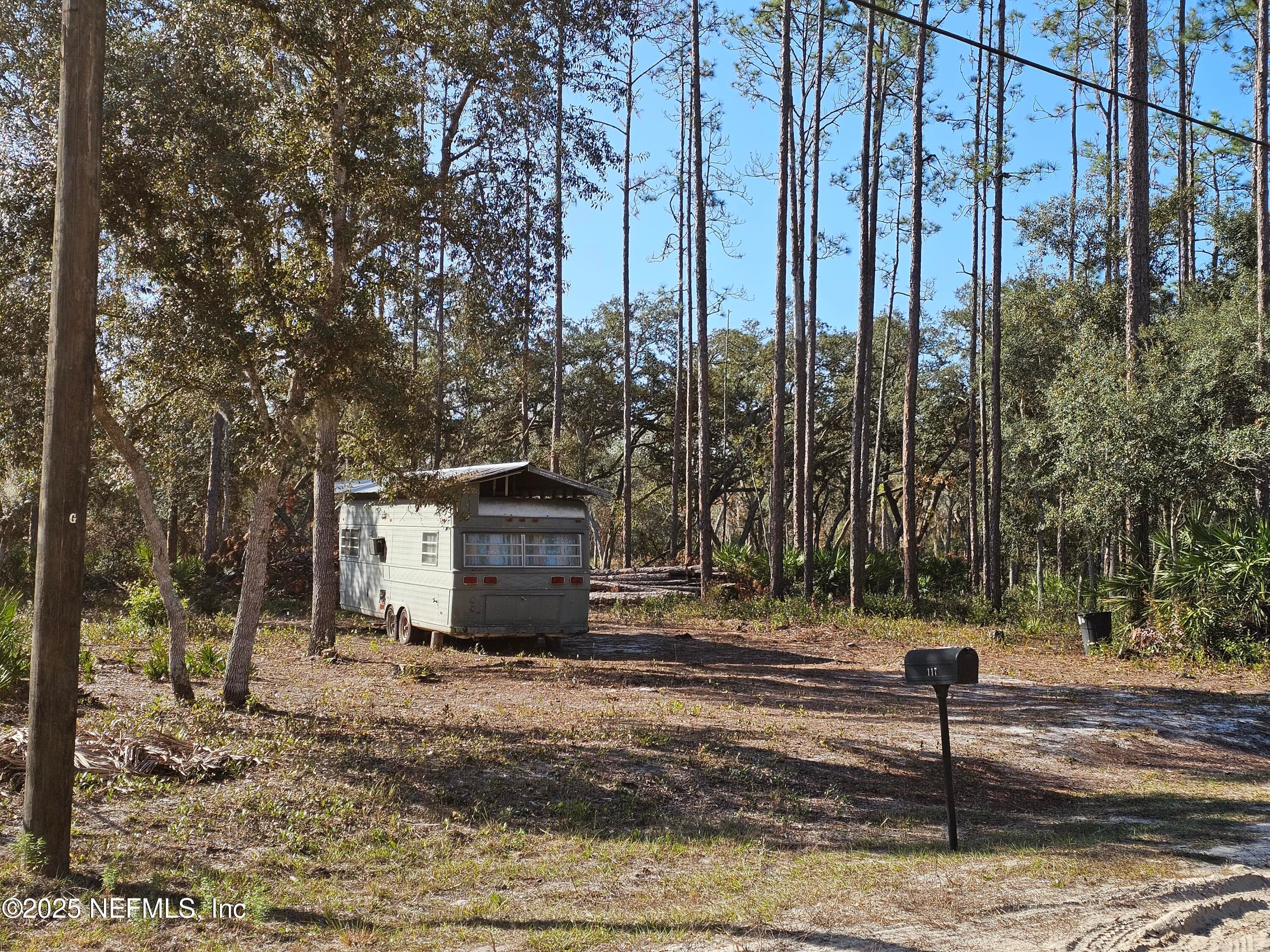 117 GLISSON Street, Interlachen — photo 3