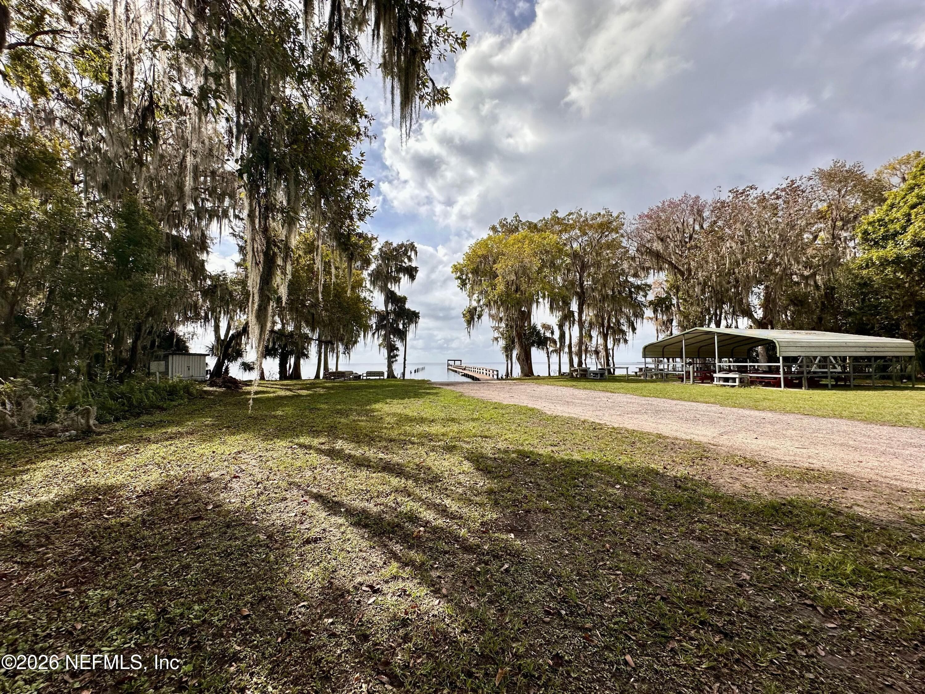 304 LAKESHORE Drive, Georgetown — photo 2