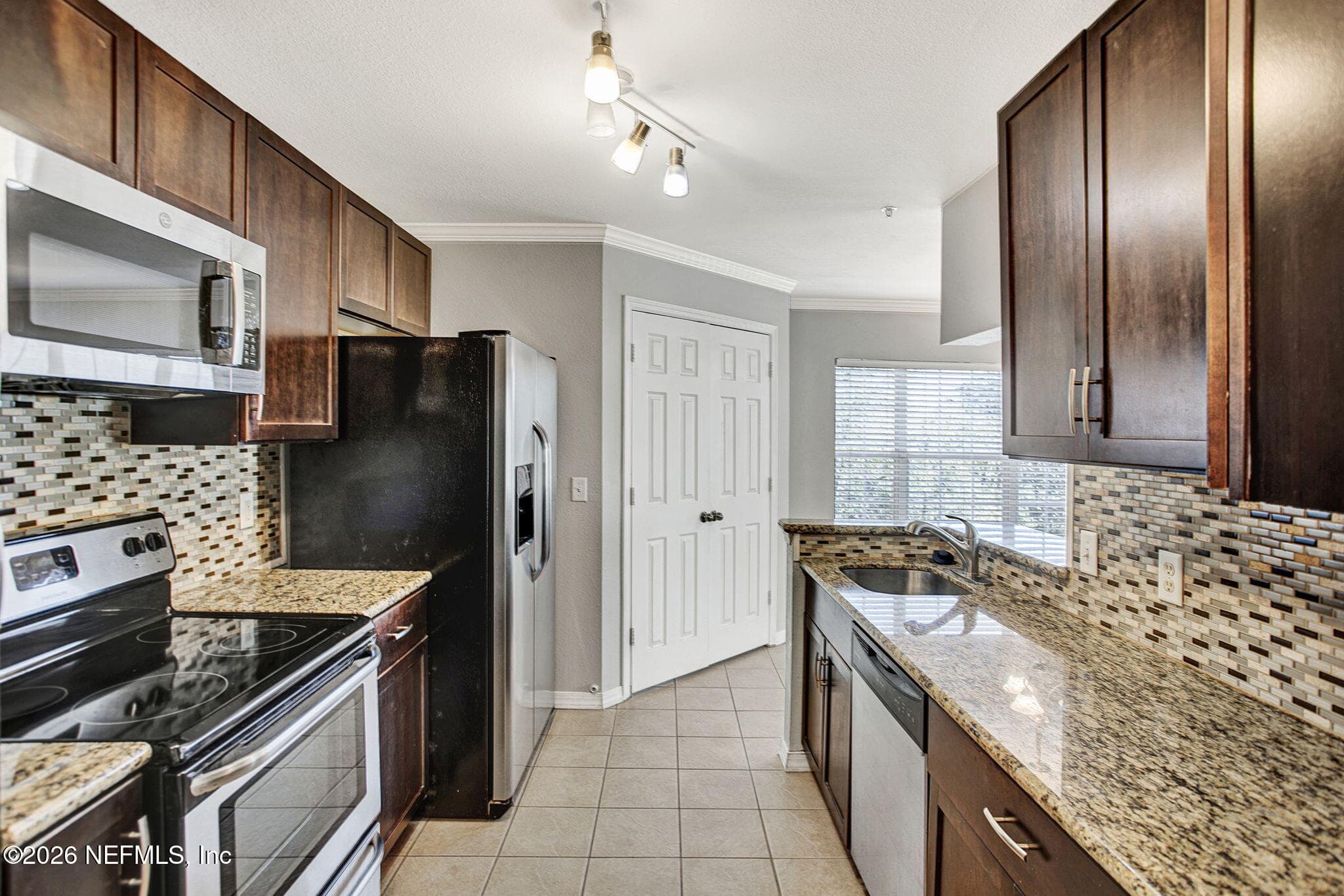 7800 POINT MEADOWS Drive 631, Jacksonville — photo 3