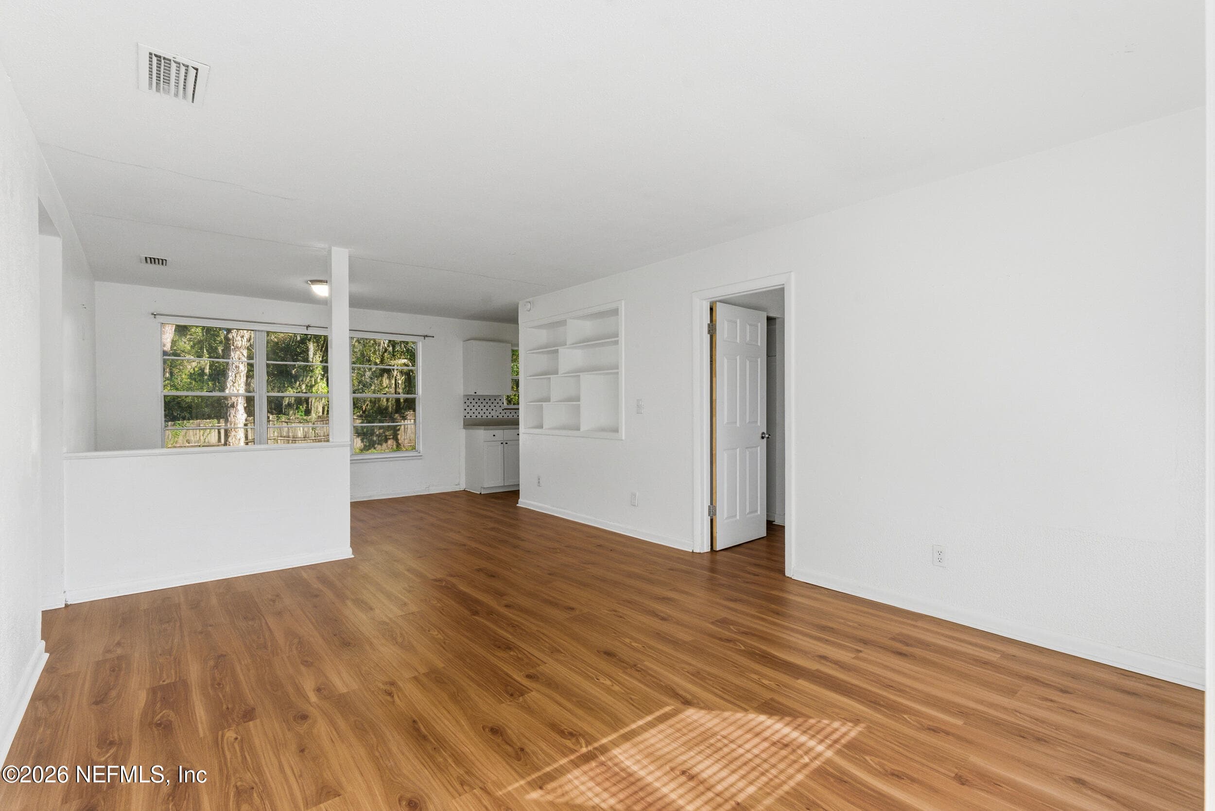 8843 DARLINGTON Drive, Jacksonville — photo 2
