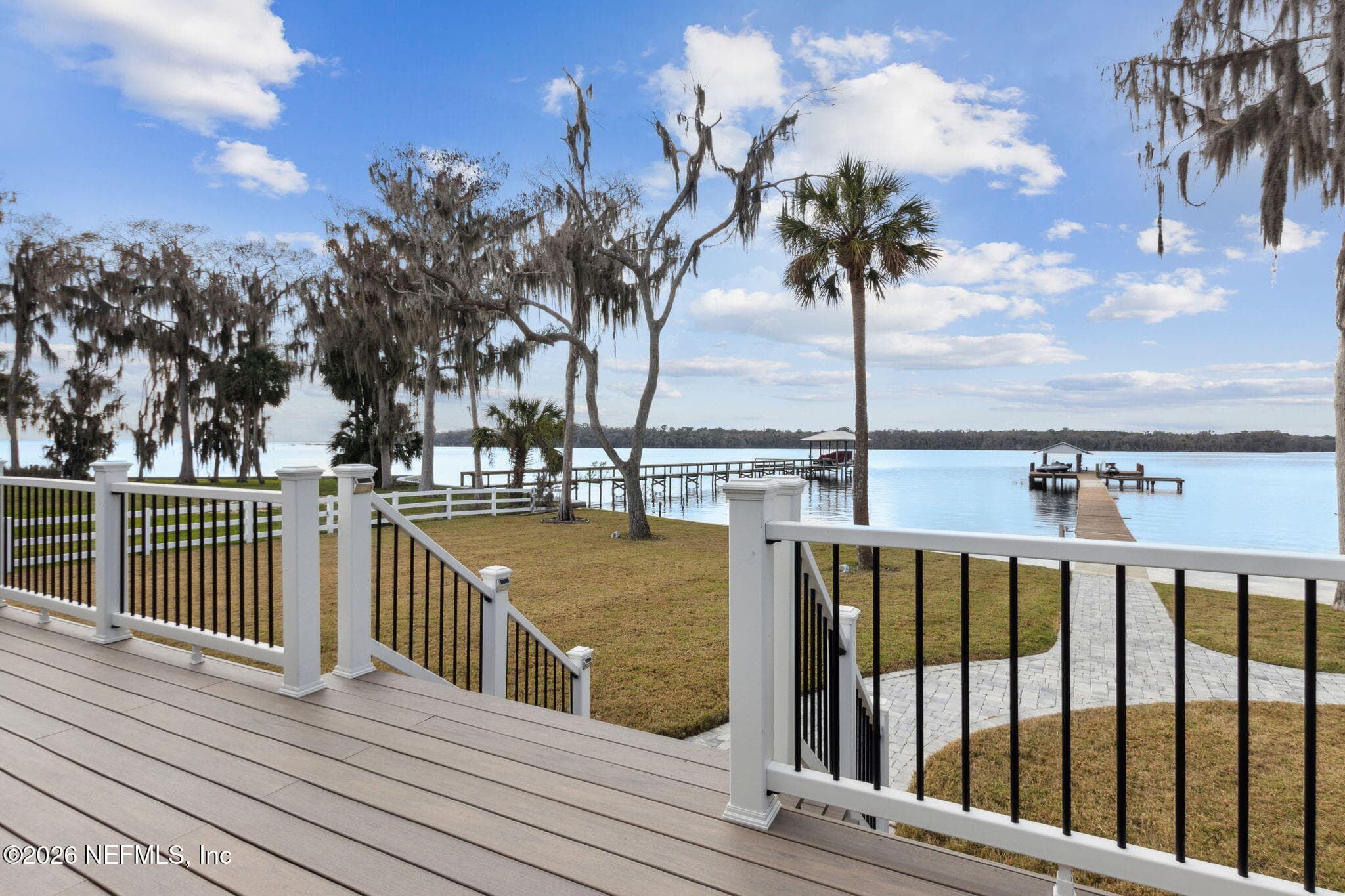 208 LAKE GEORGE POINT Drive, Georgetown — photo 2