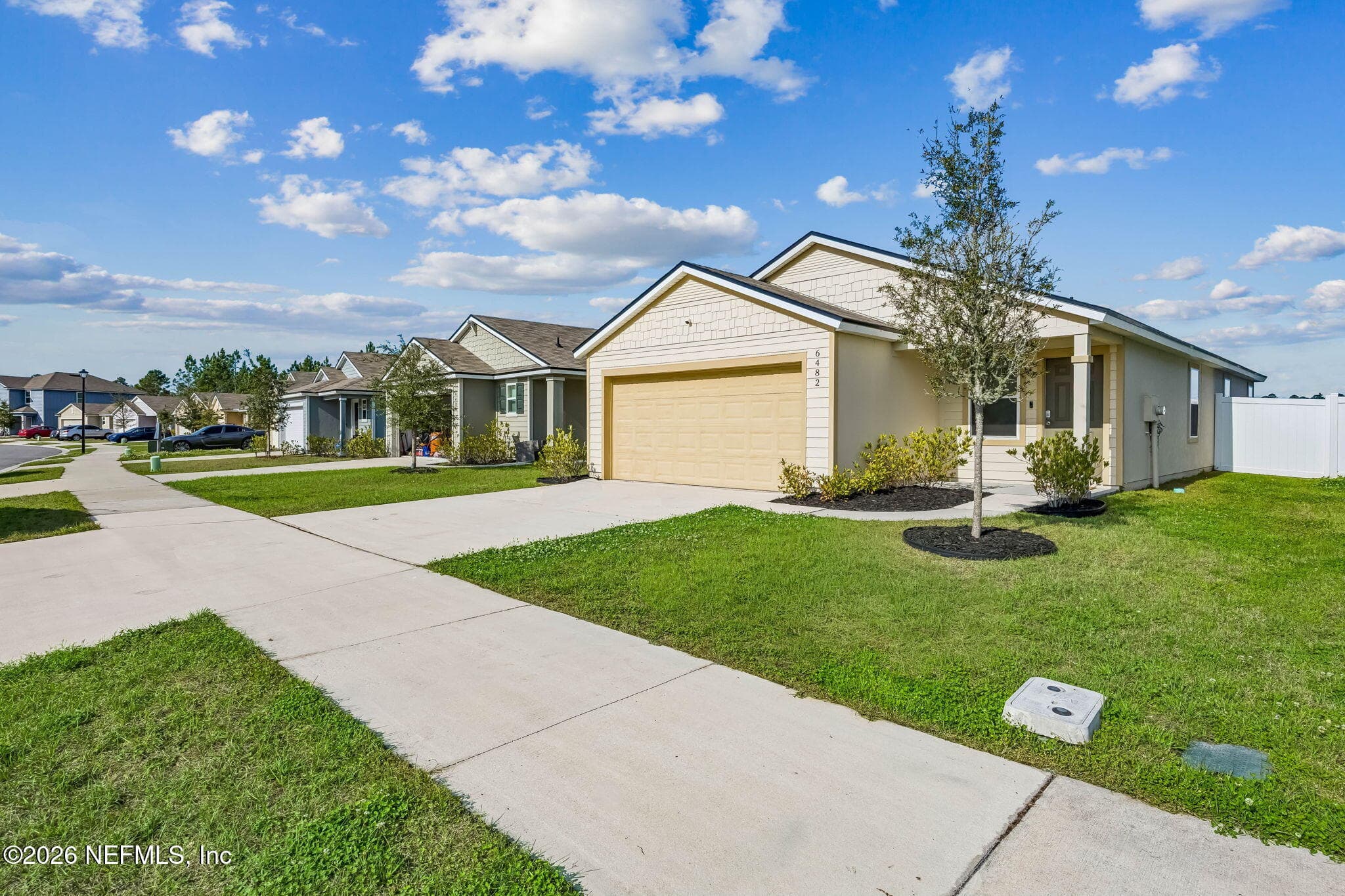 6482 BUCKING BRONCO Drive, Jacksonville — photo 2