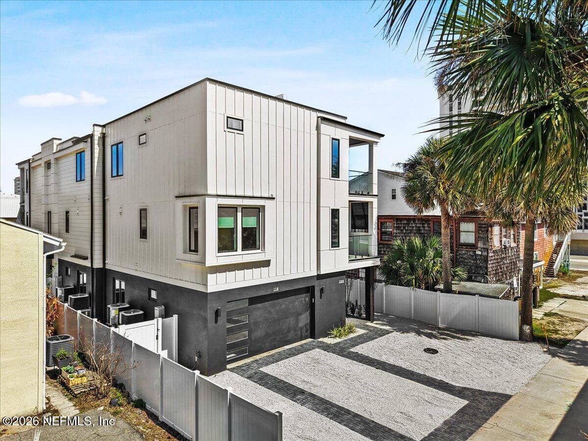 118 13TH Avenue S 103 C, Jacksonville Beach — photo 2