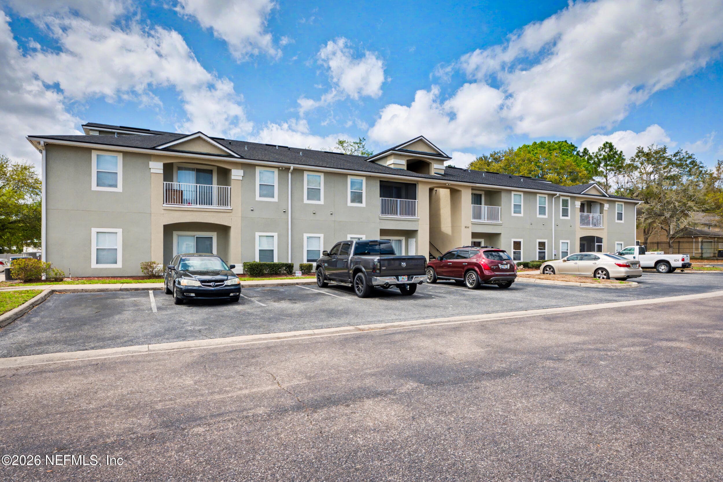 5050 PLAYPEN Drive 8, Jacksonville — photo 2