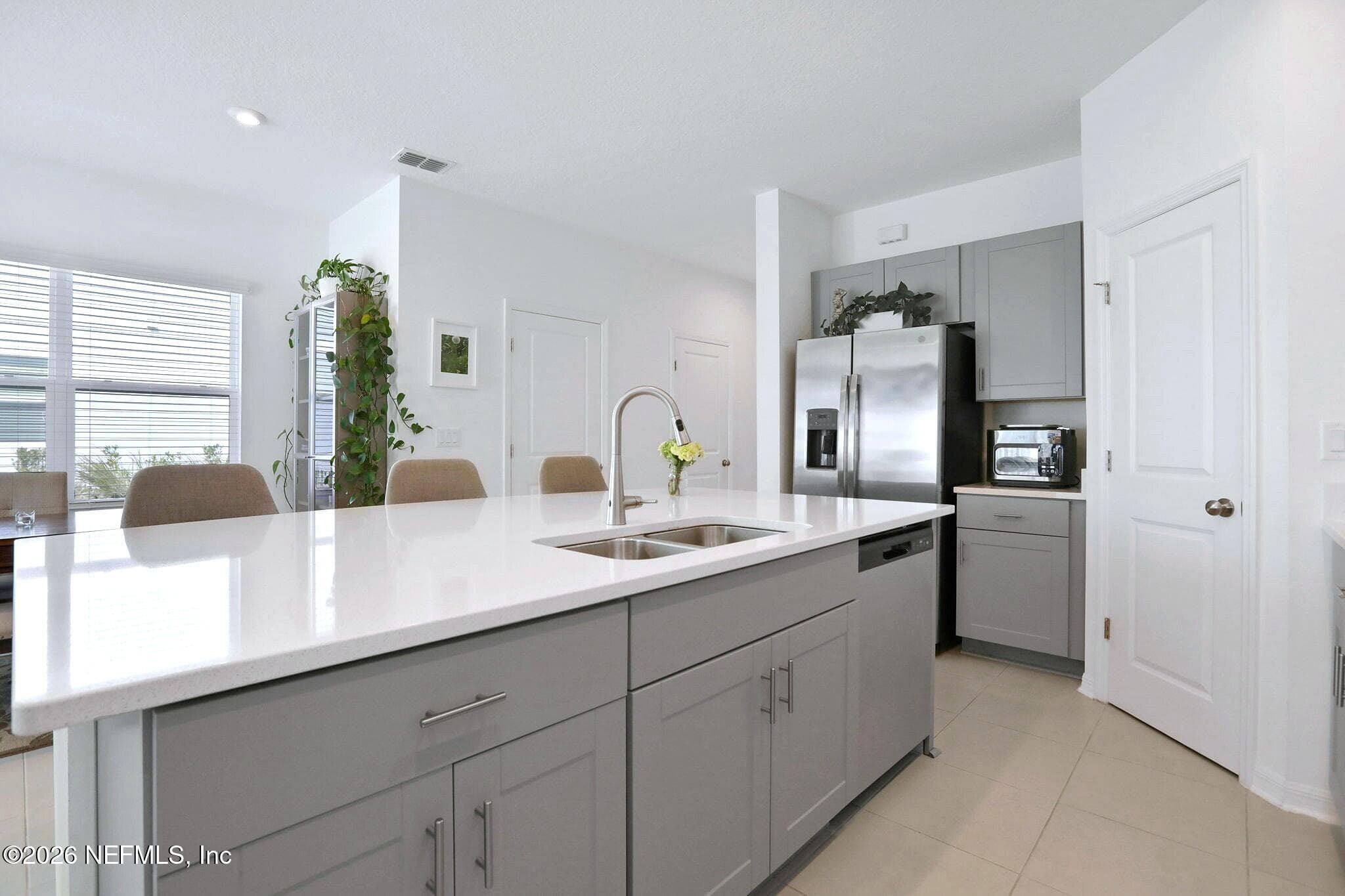 330 ANTHONY Drive, Jacksonville — photo 3