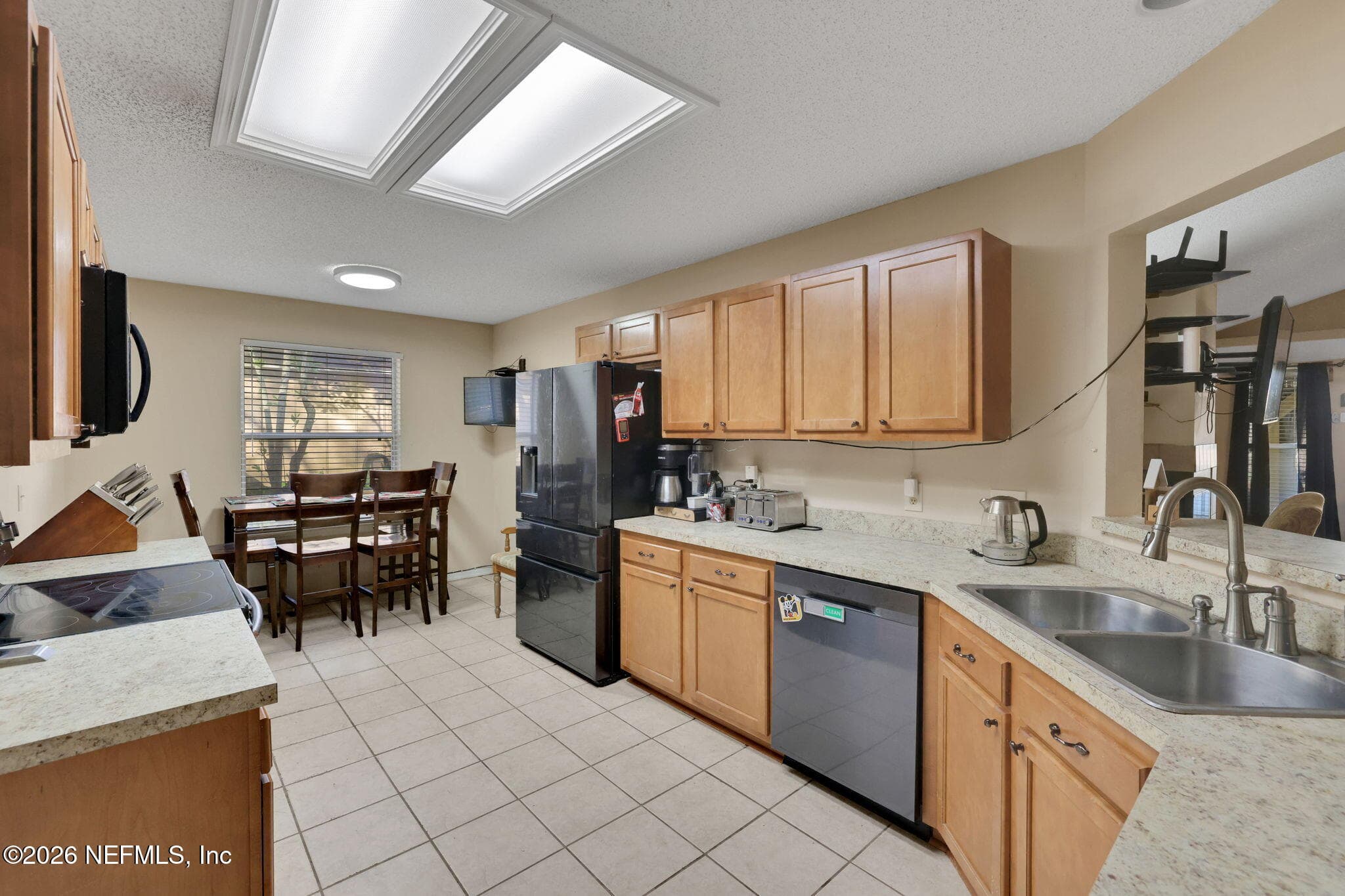 8457 SUGARTREE Drive, Jacksonville — photo 3