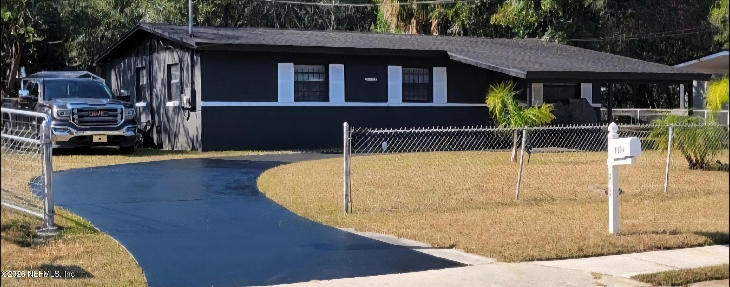 8524 HOWELL Drive, Jacksonville — exterior