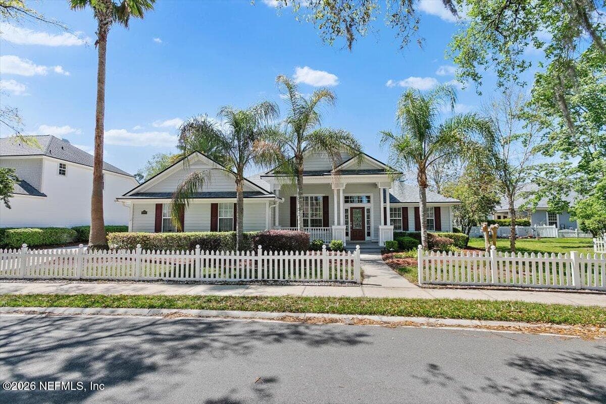 1884 PARADISE MOORINGS Boulevard, Middleburg — exterior