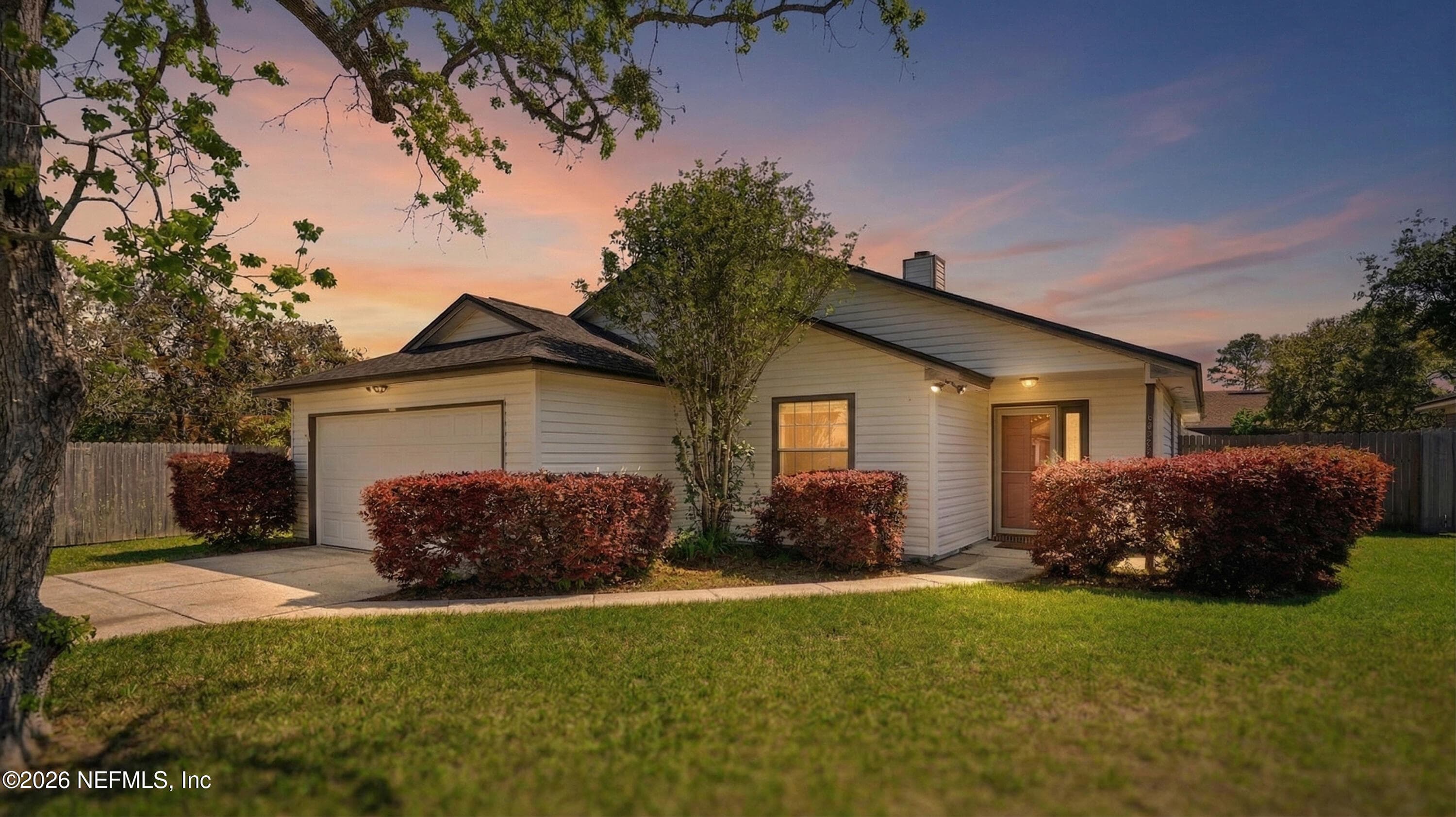 374 HICKORY HOLLOW Drive N, Jacksonville — photo 2
