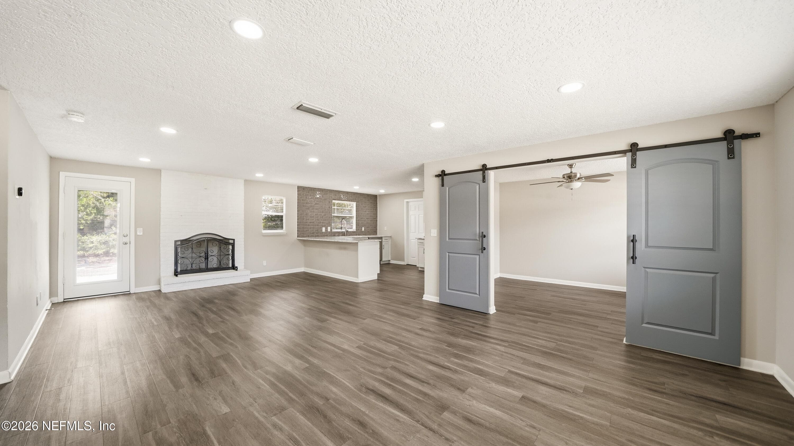 586 MADEIRA Drive, Orange Park, FL 32073, Orange Park — photo 3