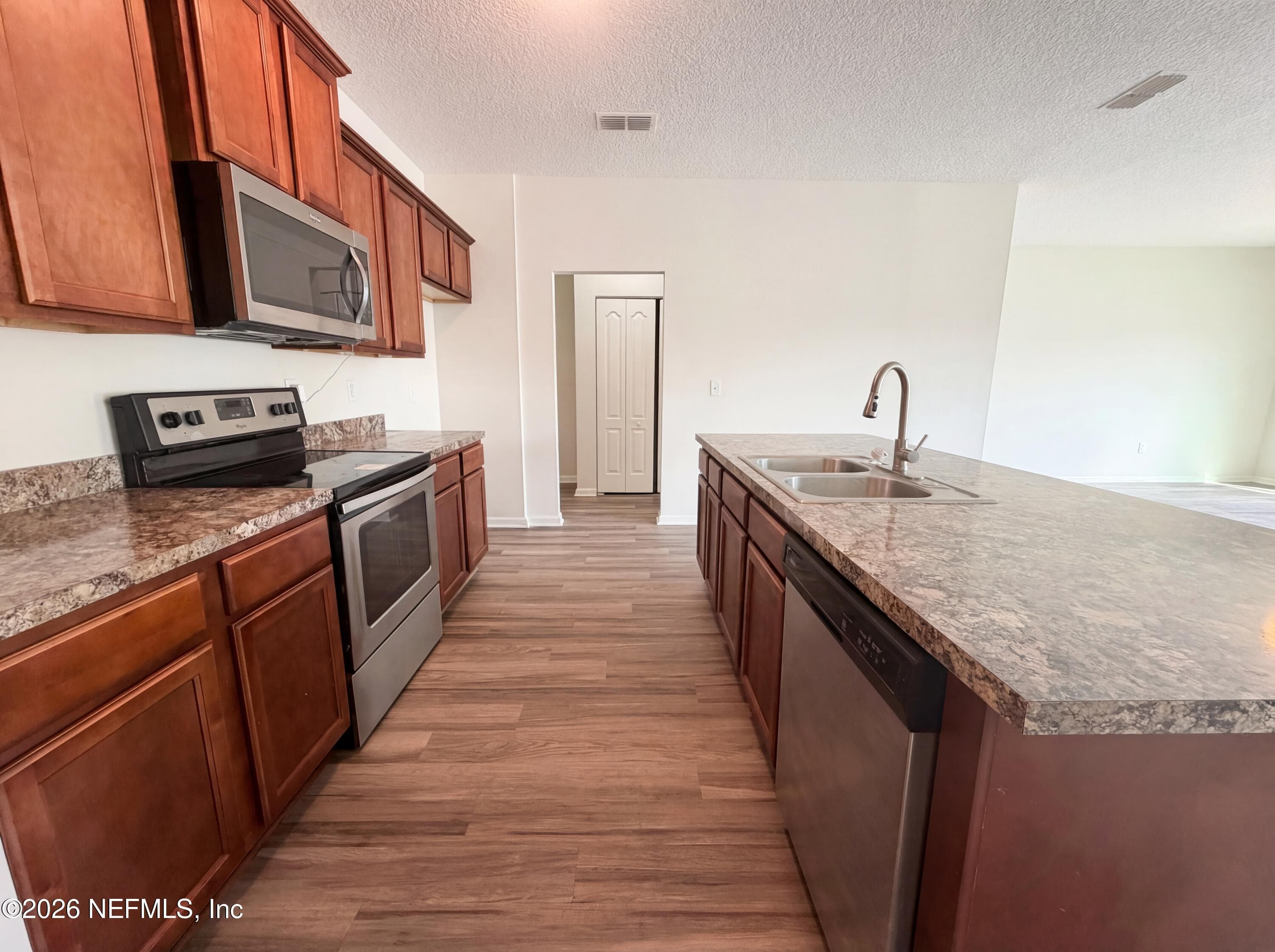 8592 DYLAN MICHAEL Drive, Jacksonville — photo 2