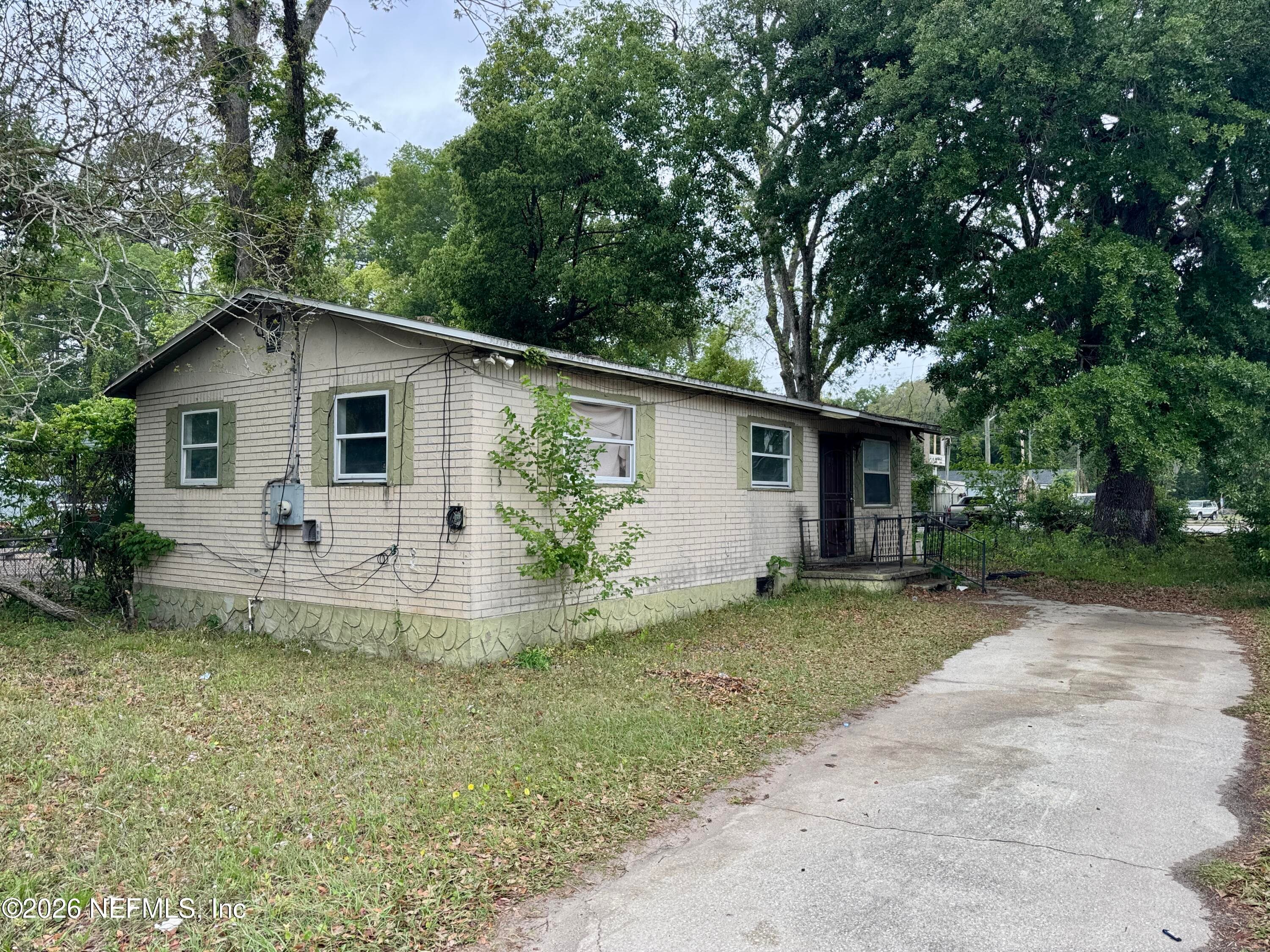 2051 FRANK E Avenue, Jacksonville — exterior