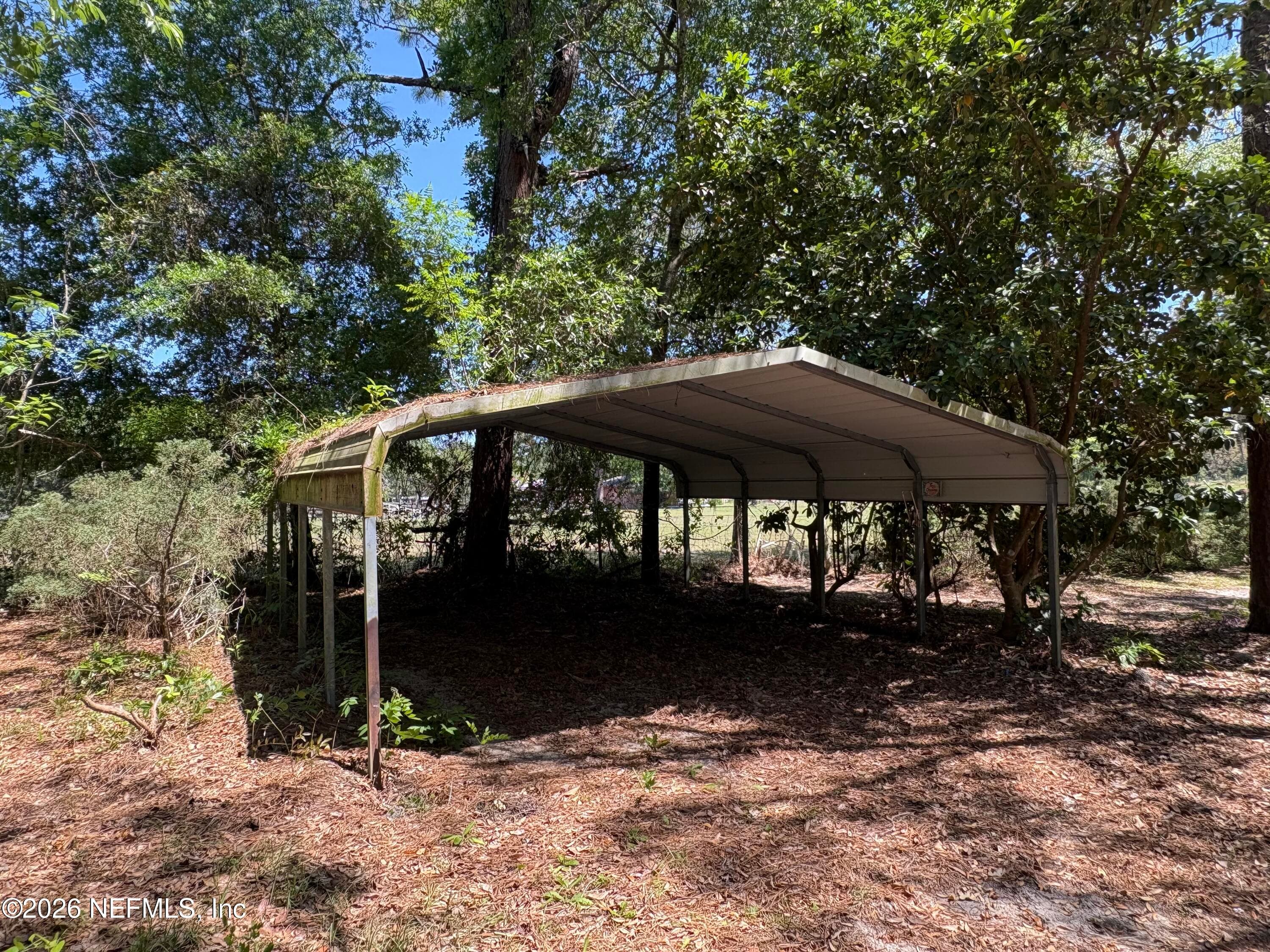 135 & 137 COUNTRY LIVING Lane, Melrose — photo 3