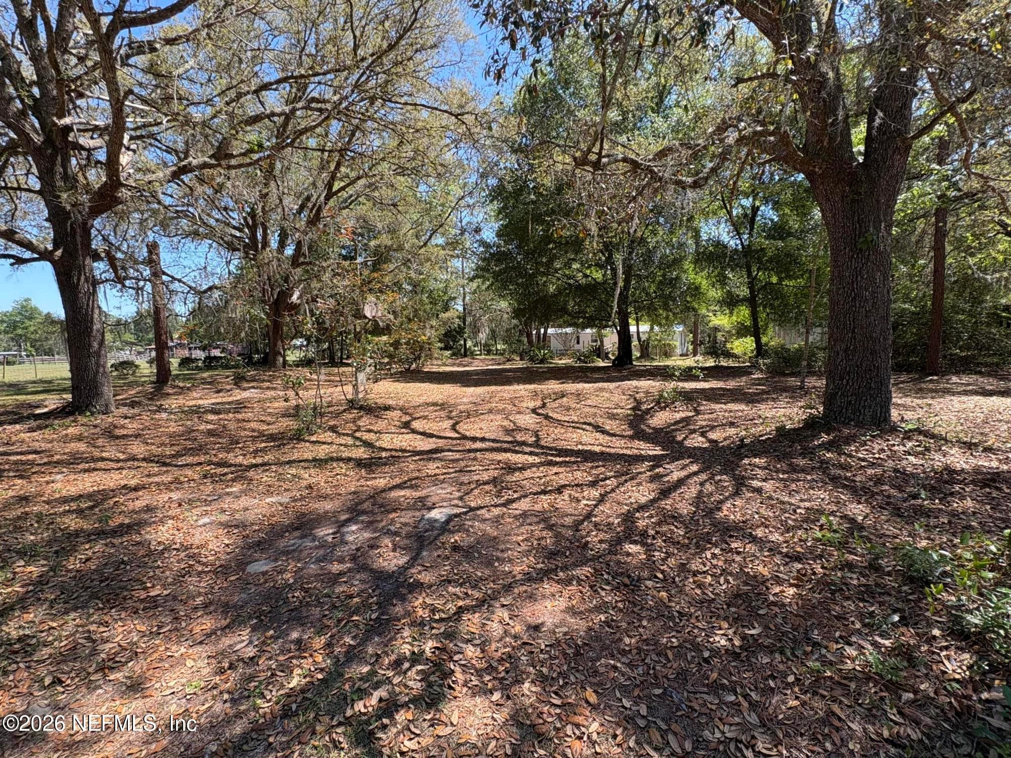 135 & 137 COUNTRY LIVING Lane, Melrose — photo 2