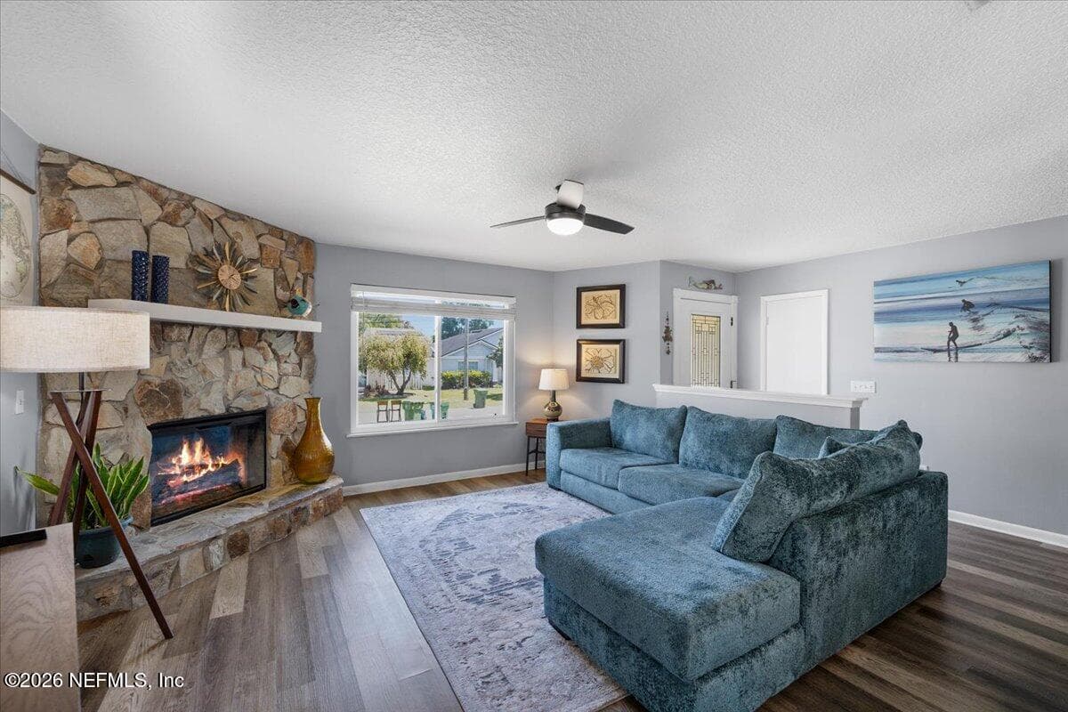 918 17TH Street N, Jacksonville Beach, FL 32250, Jacksonville Beach — exterior