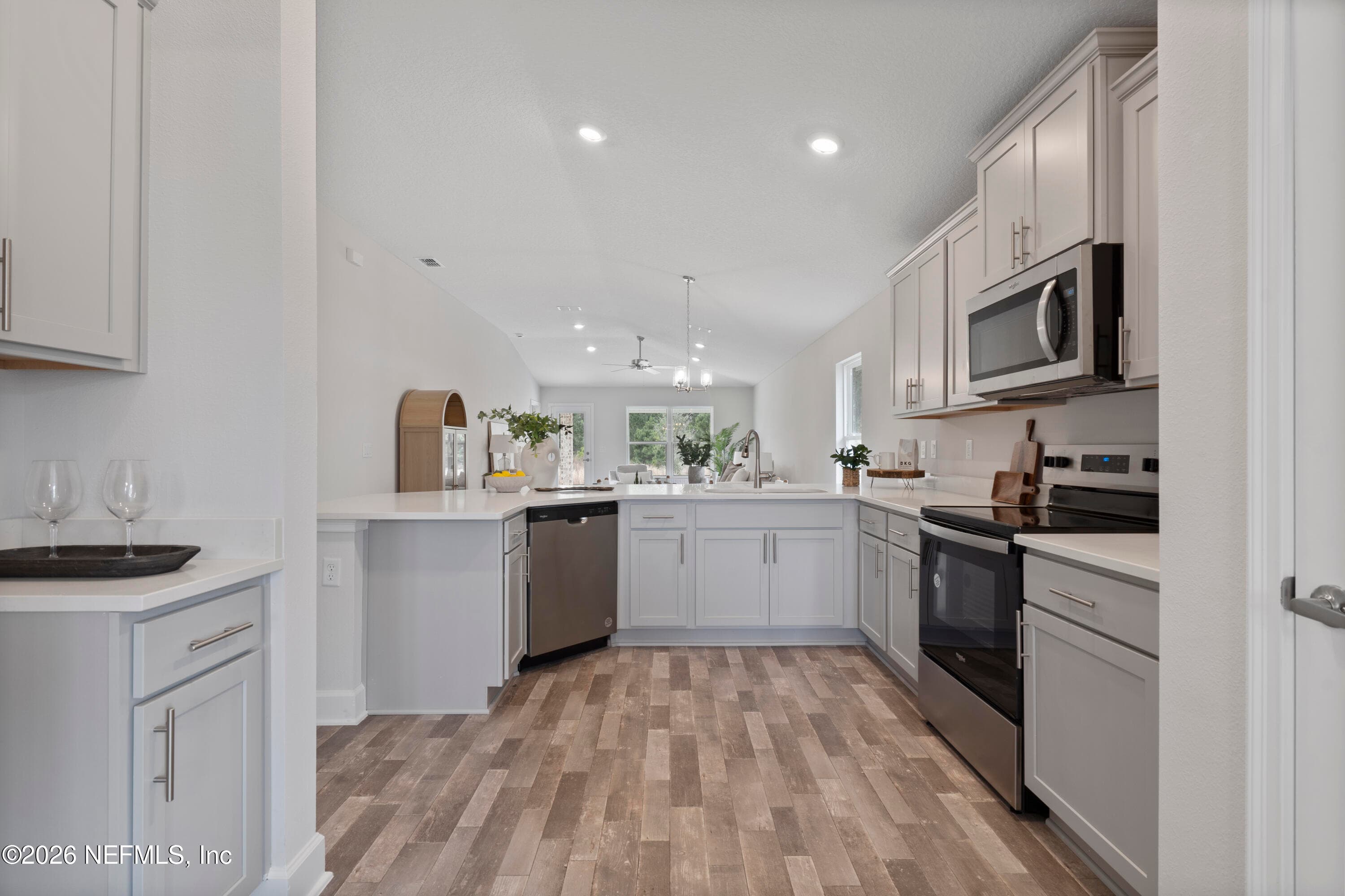 8315 HELMSLEY Boulevard, Jacksonville — photo 3