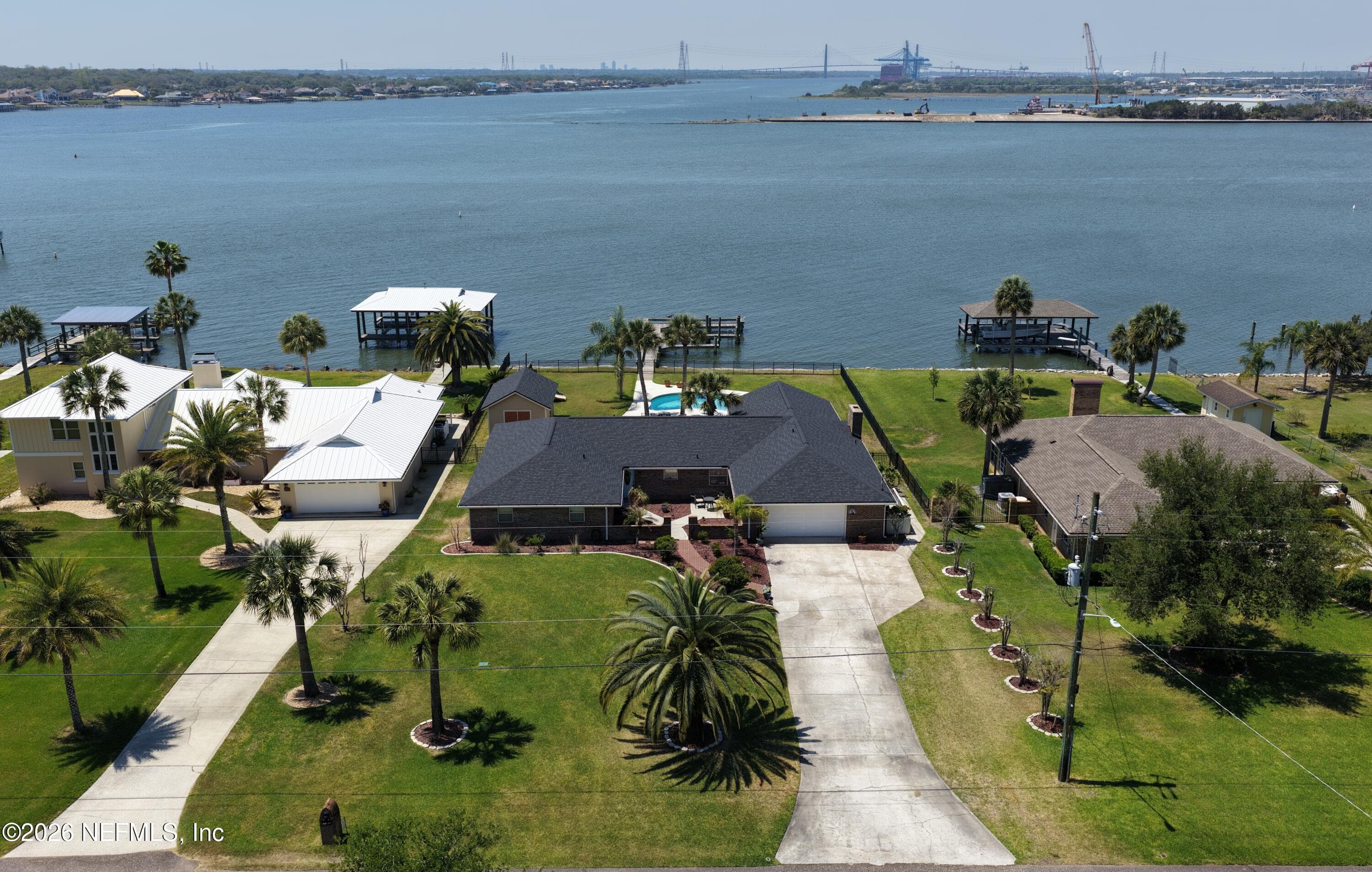 6656 RAMOTH Drive, Jacksonville — exterior