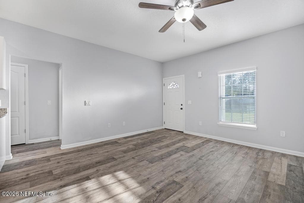 10020 BAYLOR Avenue, Hastings — photo 3