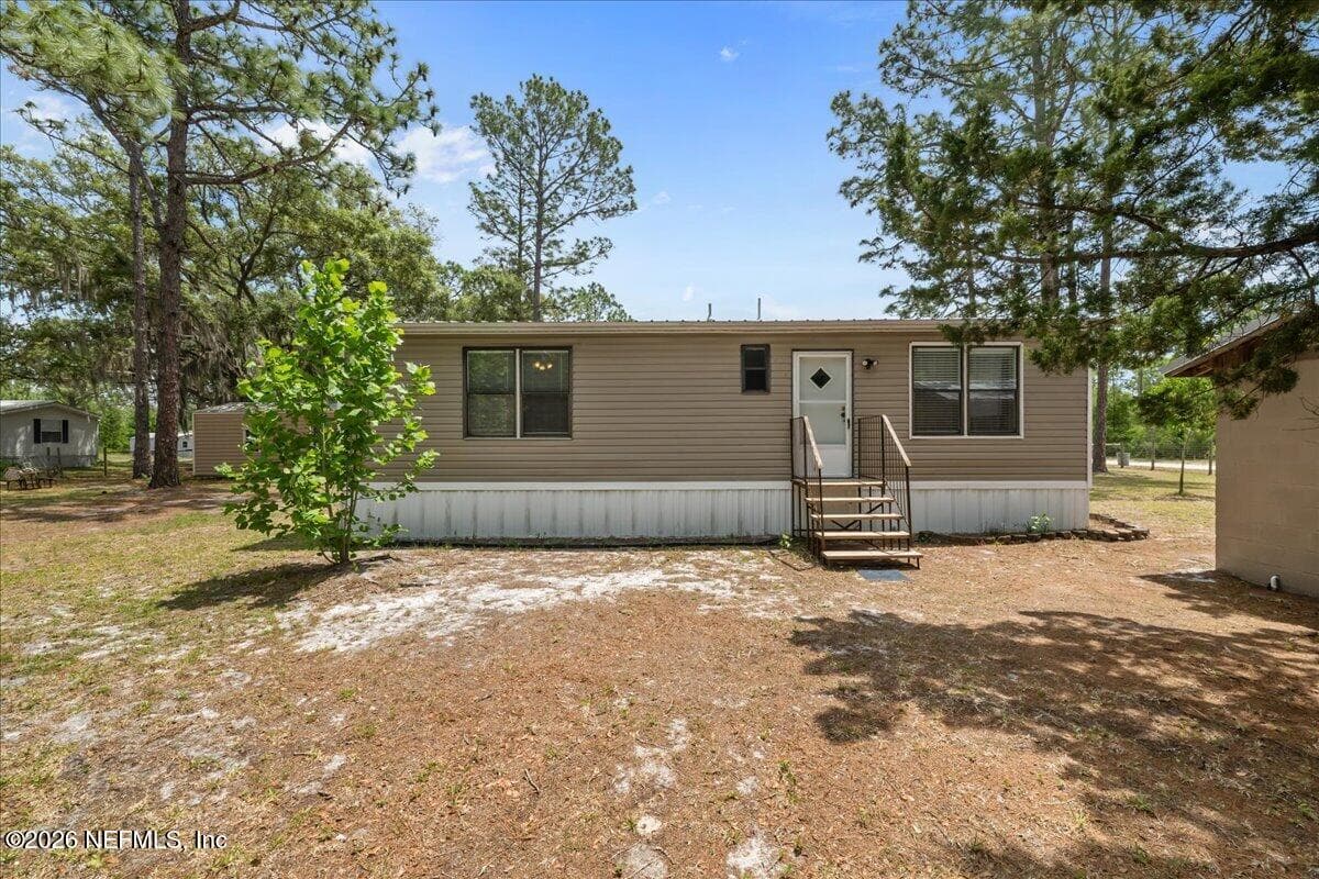 100 VIVIAN Drive, Palatka, FL 32177, Palatka — exterior