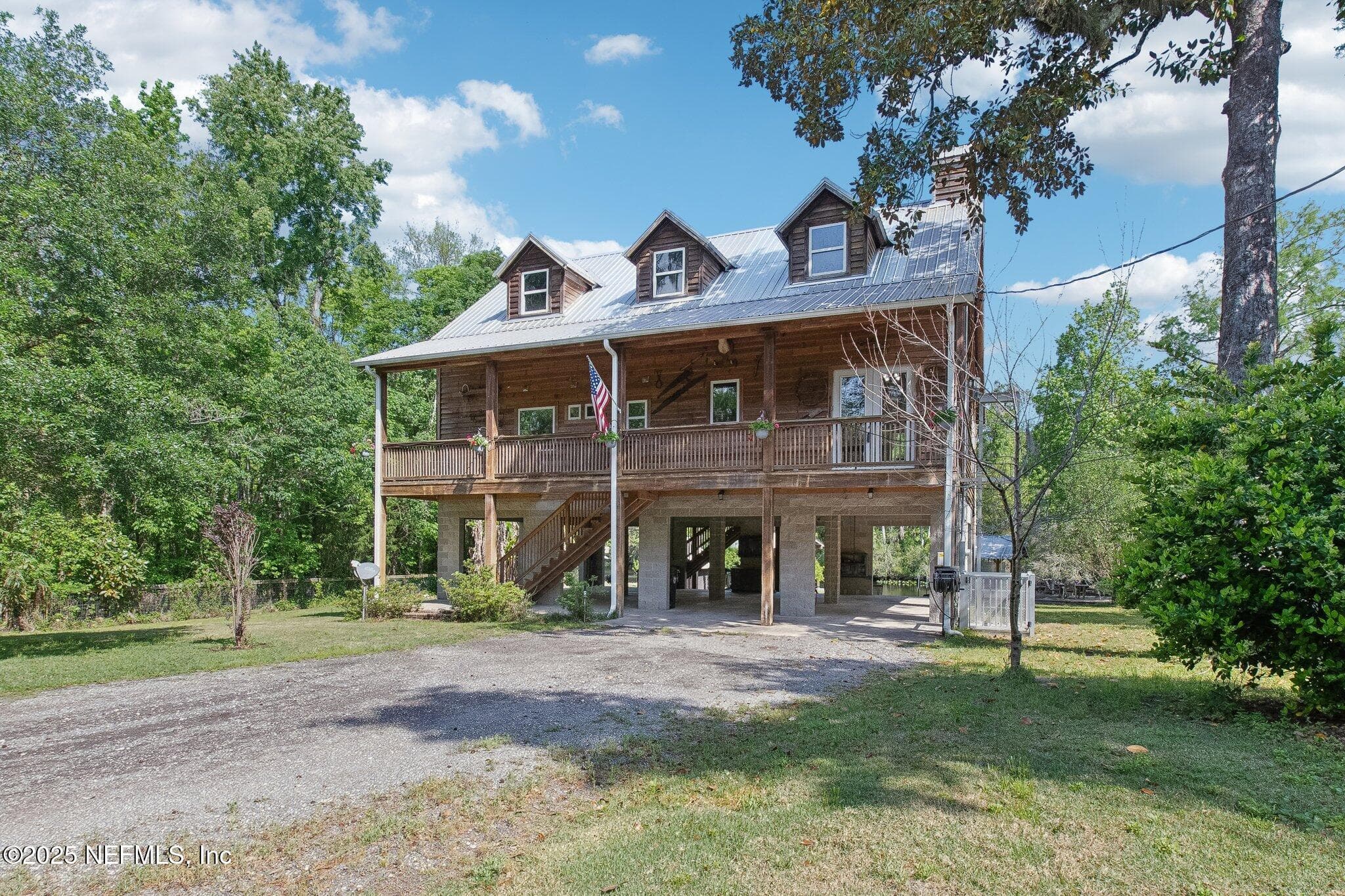 3684 MAIN Street, Middleburg — exterior