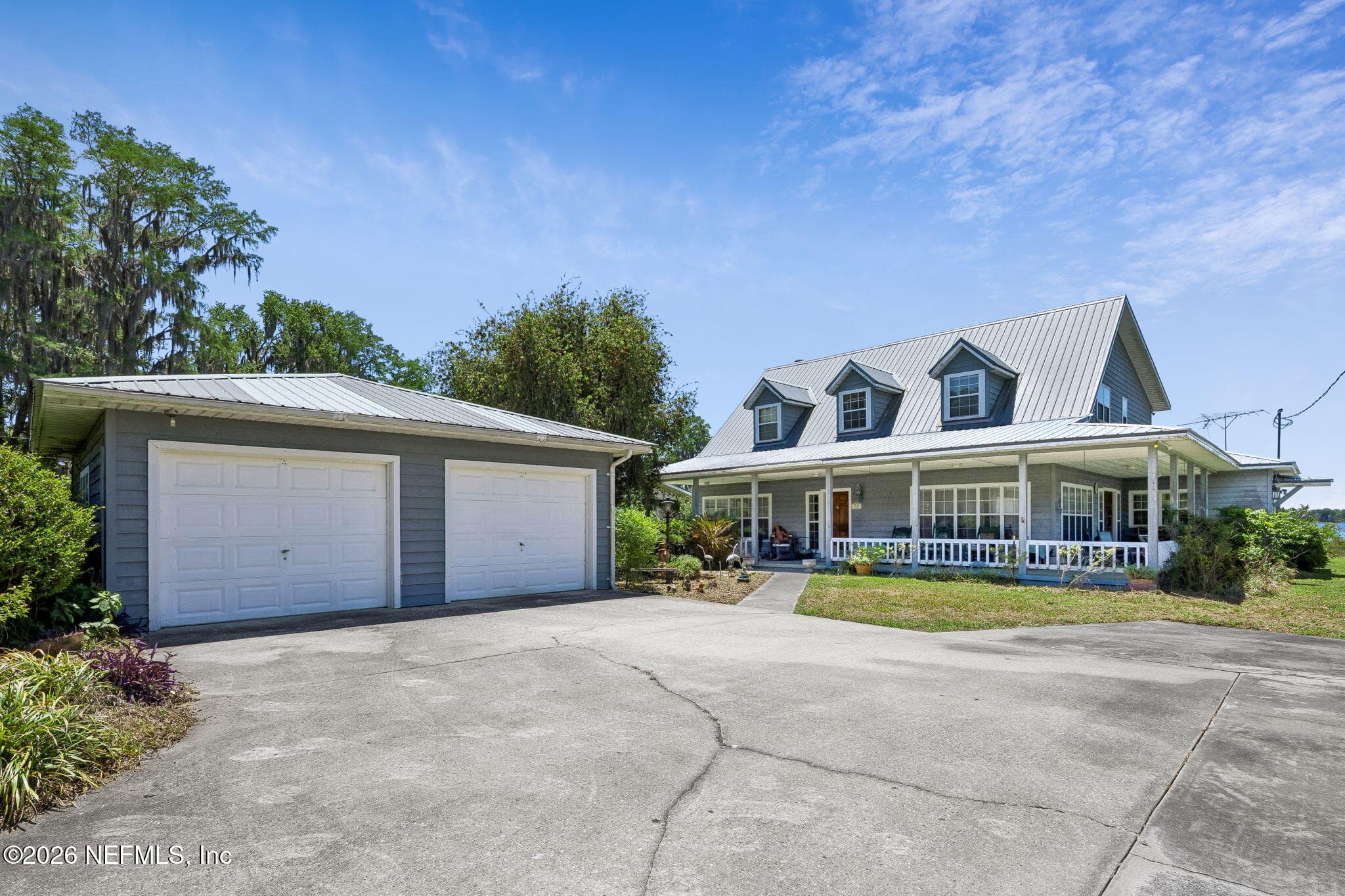 7430 SW COUNTY ROAD 18, Hampton — exterior