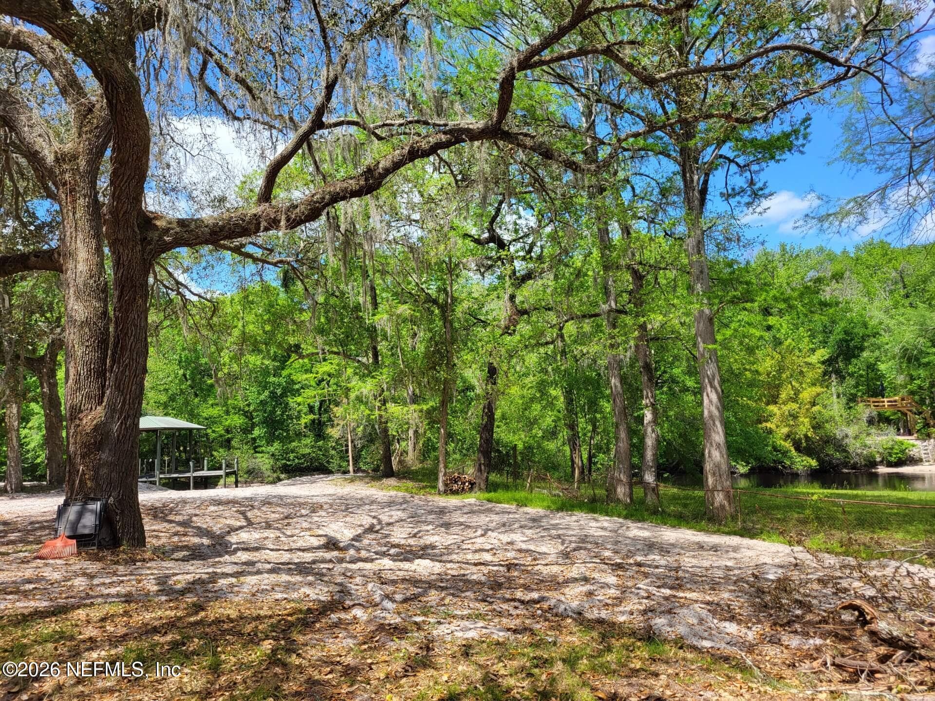 2905 CREEK Street, Middleburg — photo 3