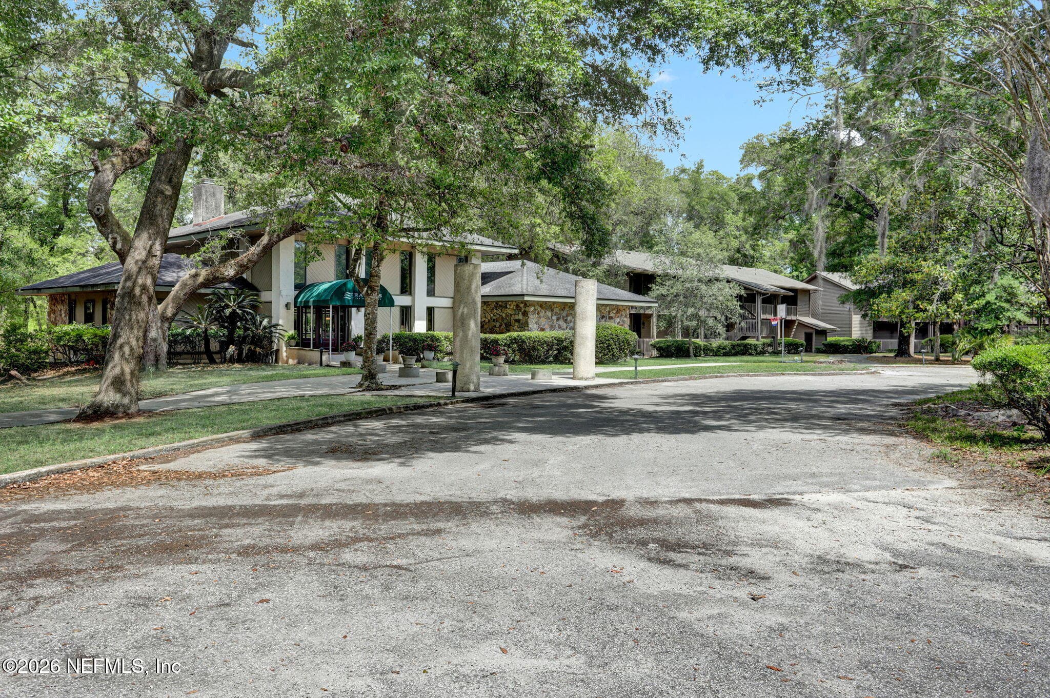 2954 RAVINES Road, Middleburg — exterior