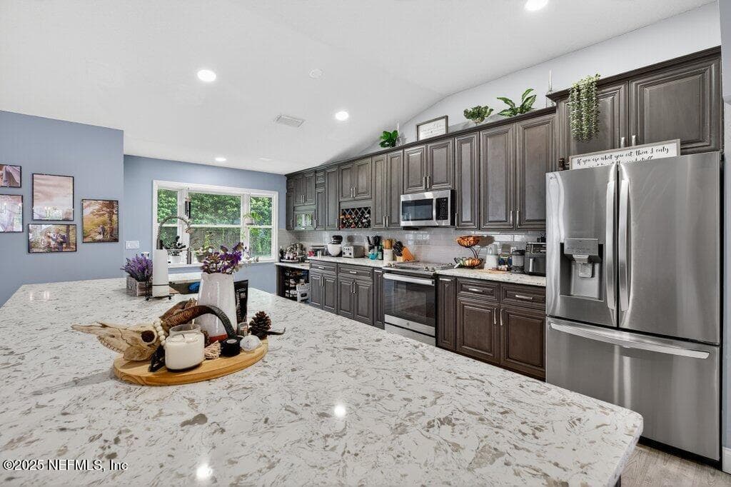 7 WINTERBERRY Place, Palm Coast — exterior