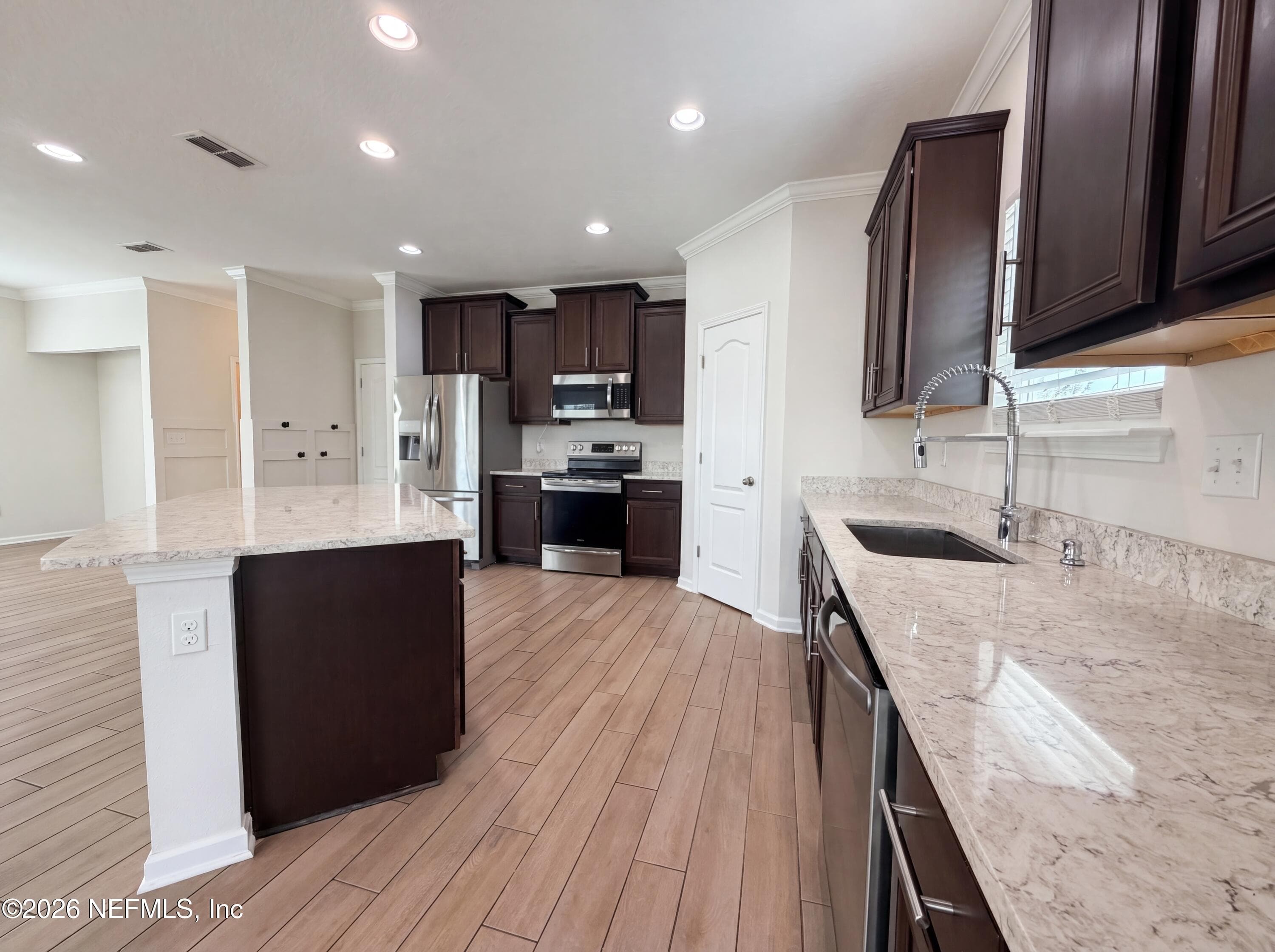 8250 CAPE FOX Drive, Jacksonville — photo 2