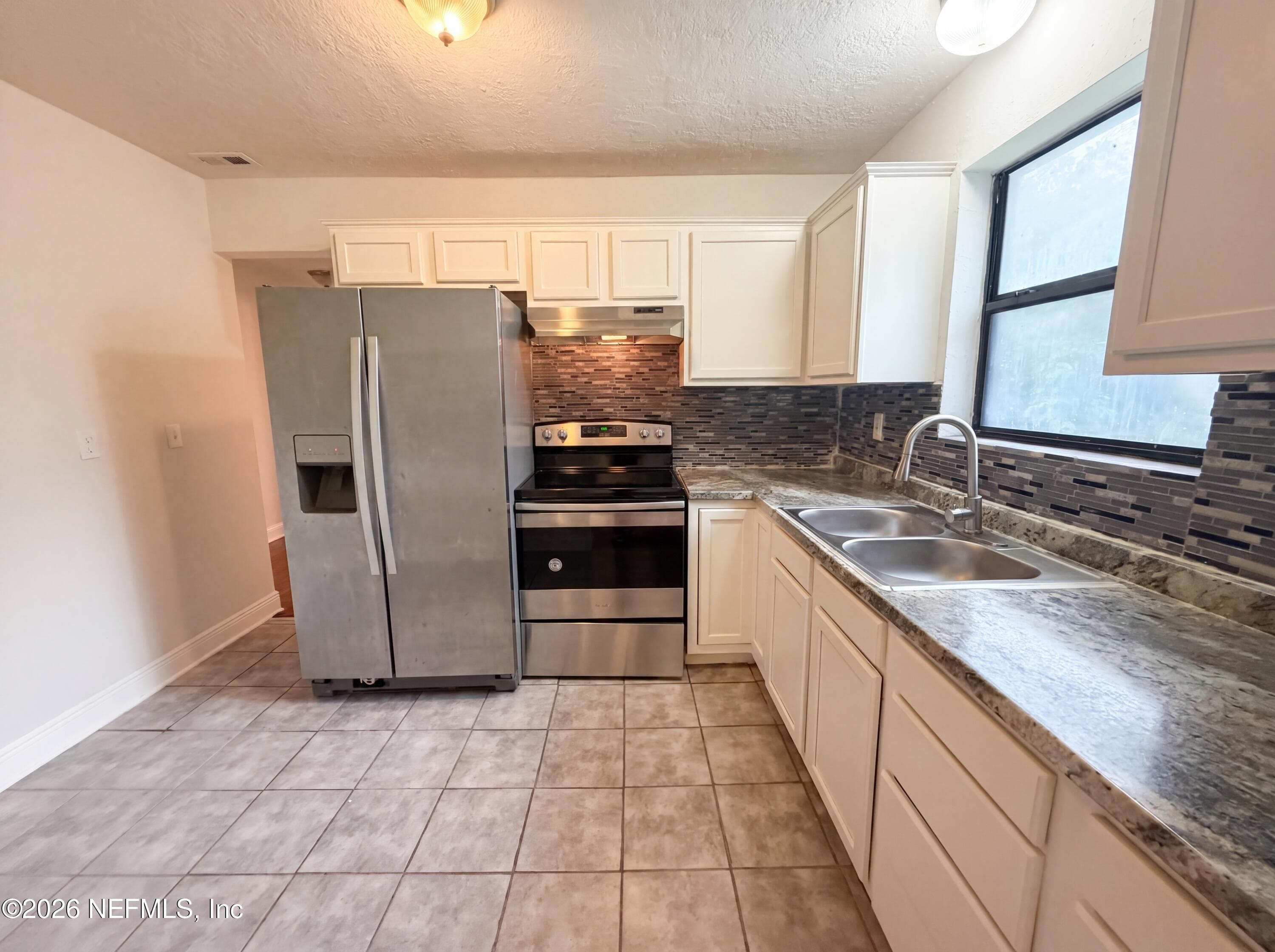 7520 ALTUS Drive S, Jacksonville, FL 32277, Jacksonville — photo 2