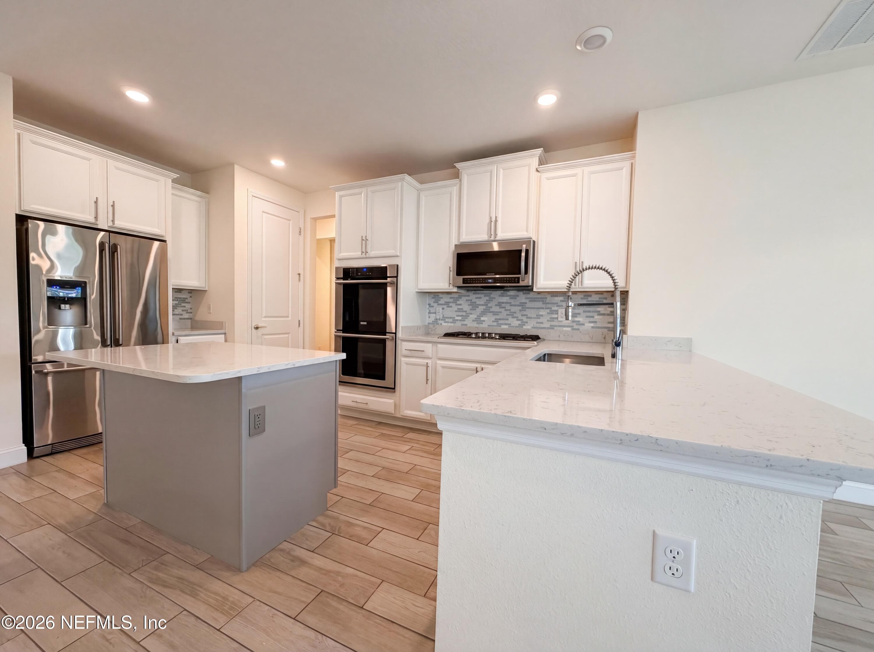 211 CLIFTON BAY, St. Johns — photo 2