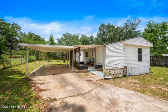 207 MILTON Avenue, Interlachen — exterior