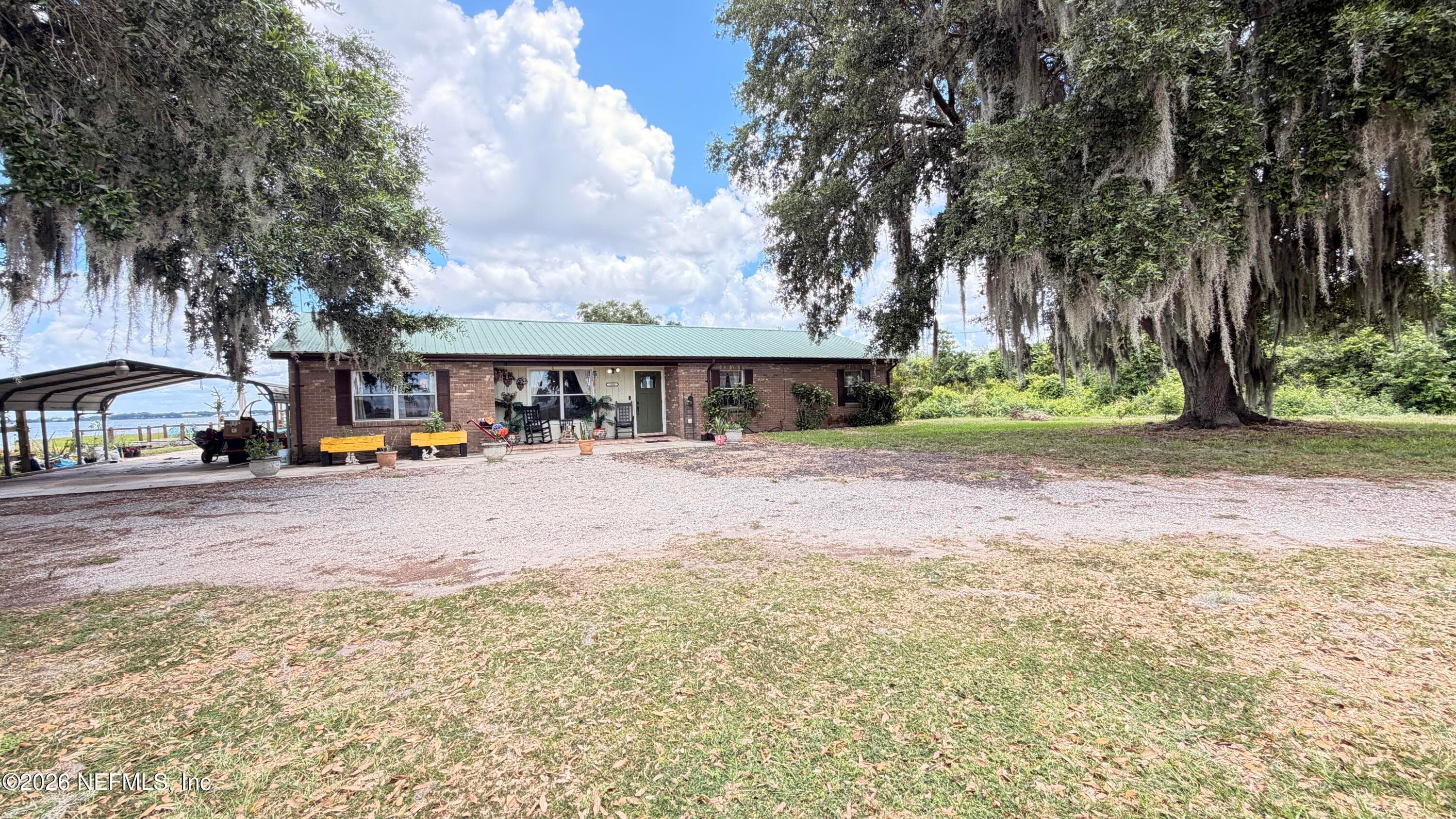 1302 FORT MEADE Road, Frostproof — exterior