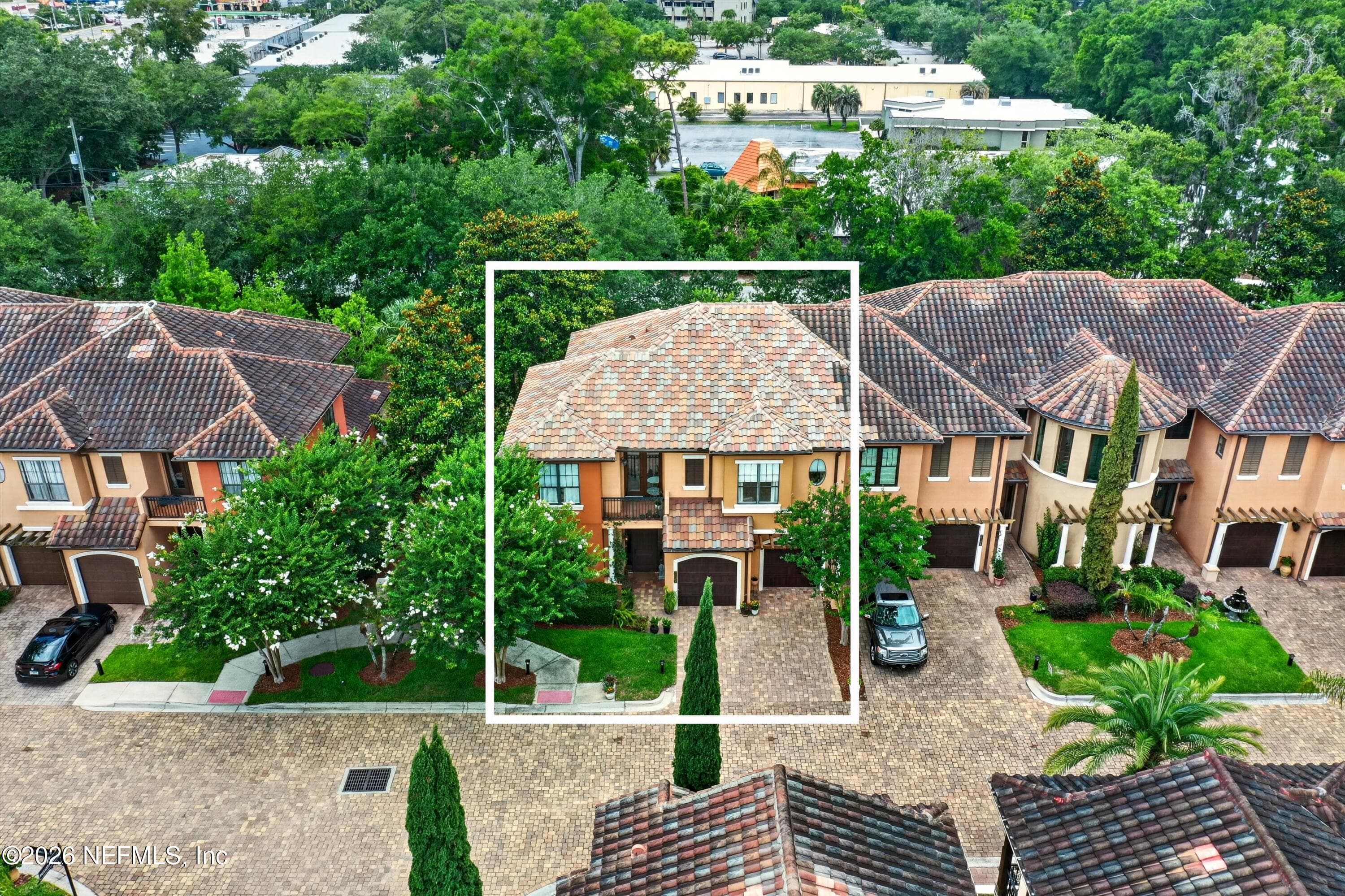 8850 LA TERRAZZA Place, Jacksonville — exterior