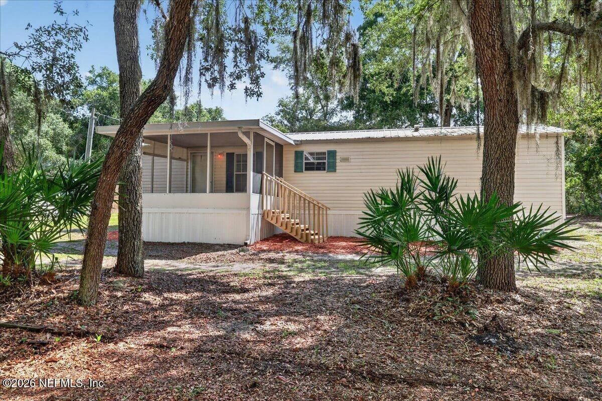 101 DIAMOND LAKE Drive, Crescent City — exterior