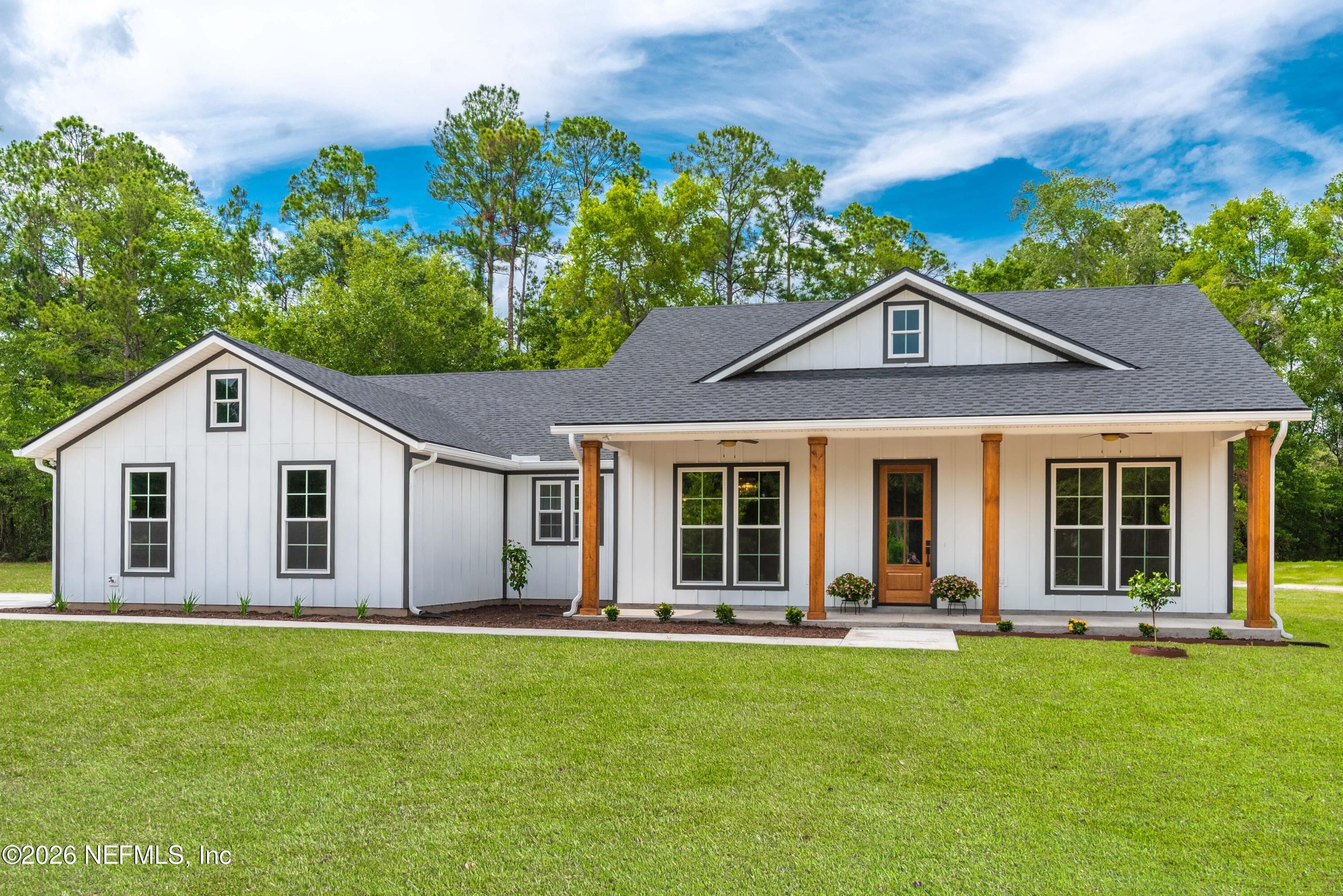 8021 YELLOW PINE Circle, Glen St. Mary — exterior