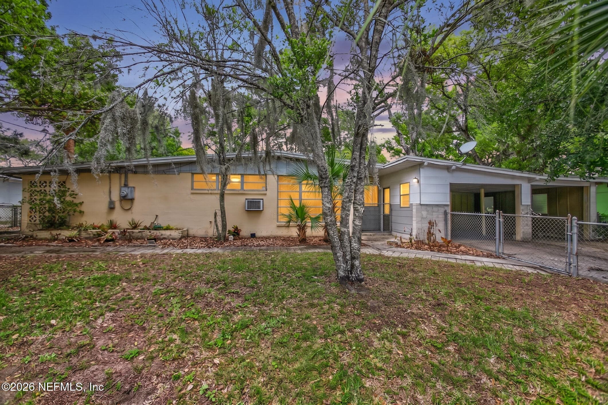 1640 CHATEAU Drive, Jacksonville — photo 2