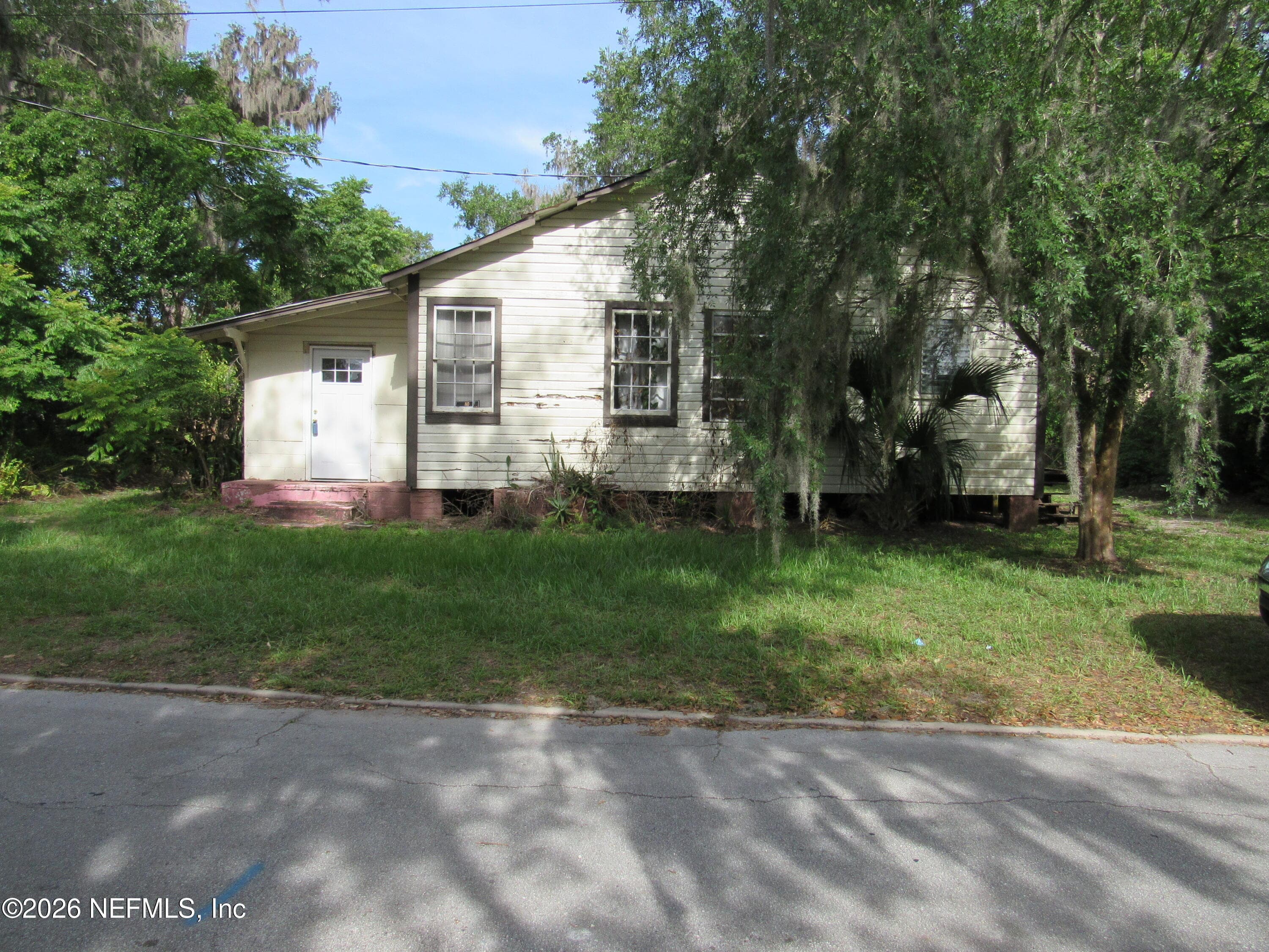 14 S LAKE Street, Crescent City — photo 2