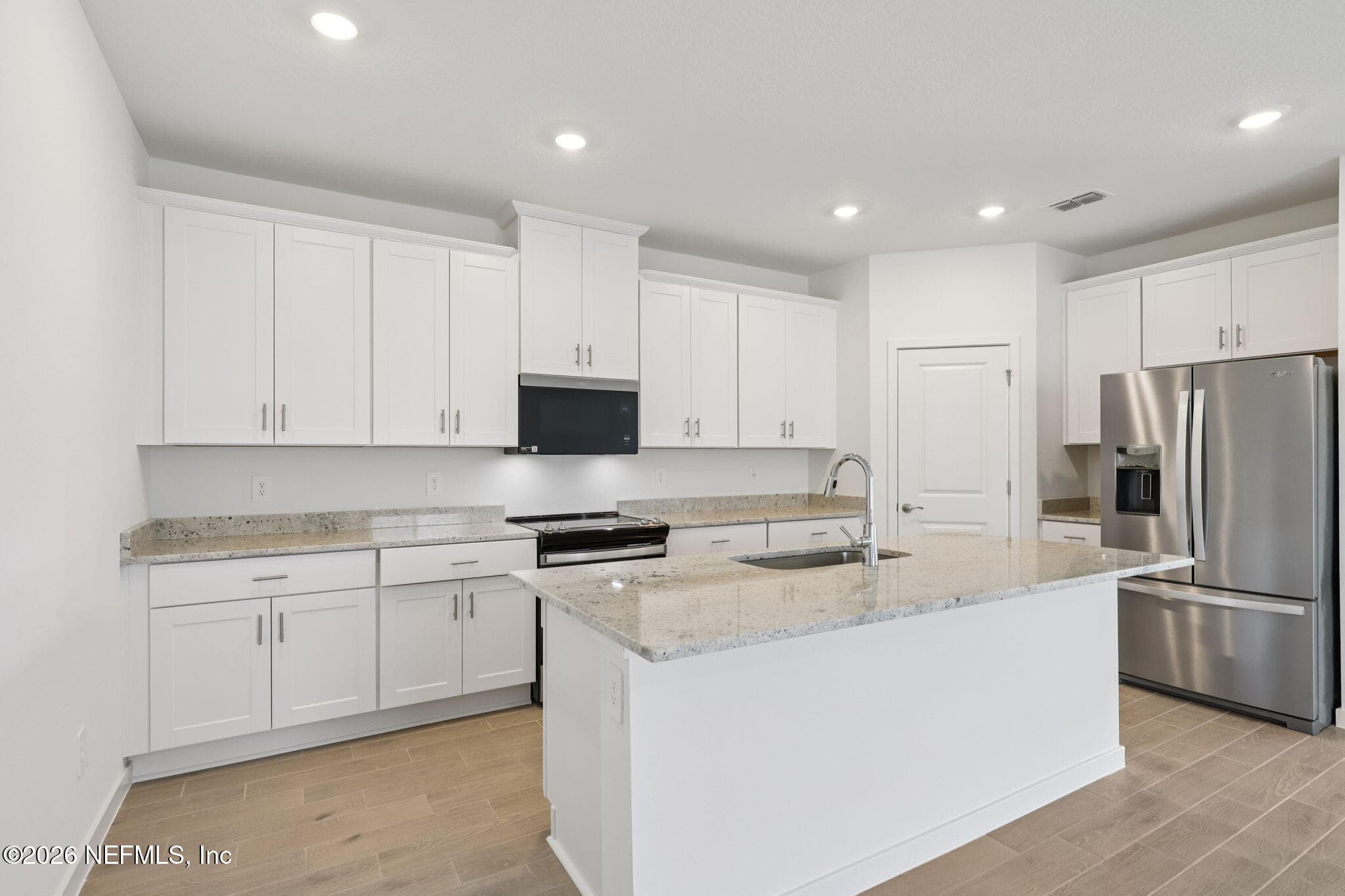 7365 EVERETT FOREST Drive, Jacksonville — photo 3