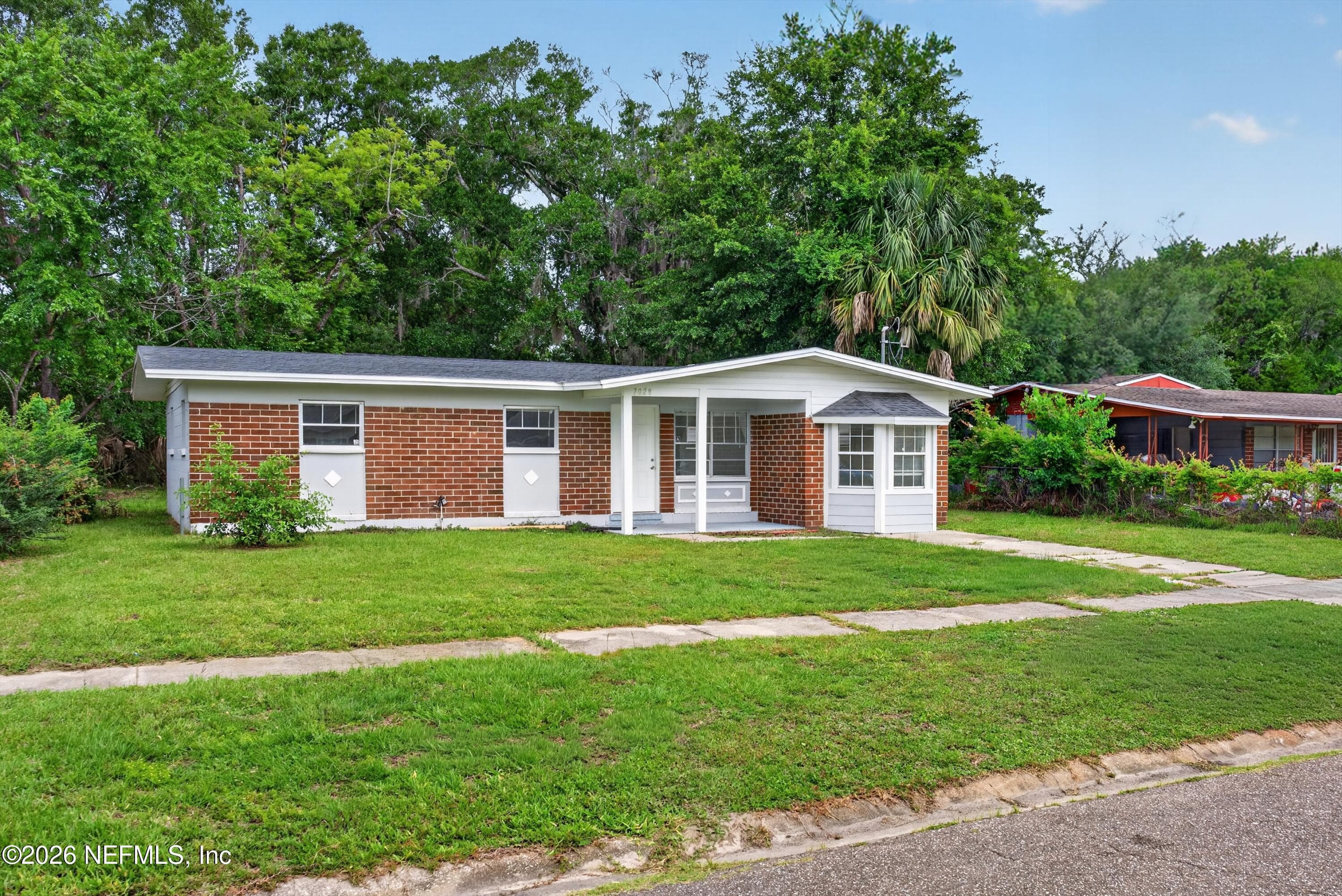 7028 LINCOLN Circle W, Jacksonville, FL 32209, Jacksonville — photo 2