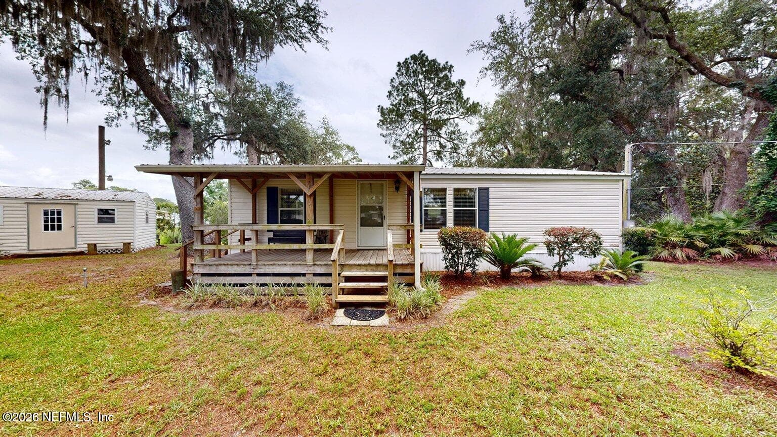 142 WATERSIDE Avenue, Satsuma, FL 32189, Satsuma — photo 2