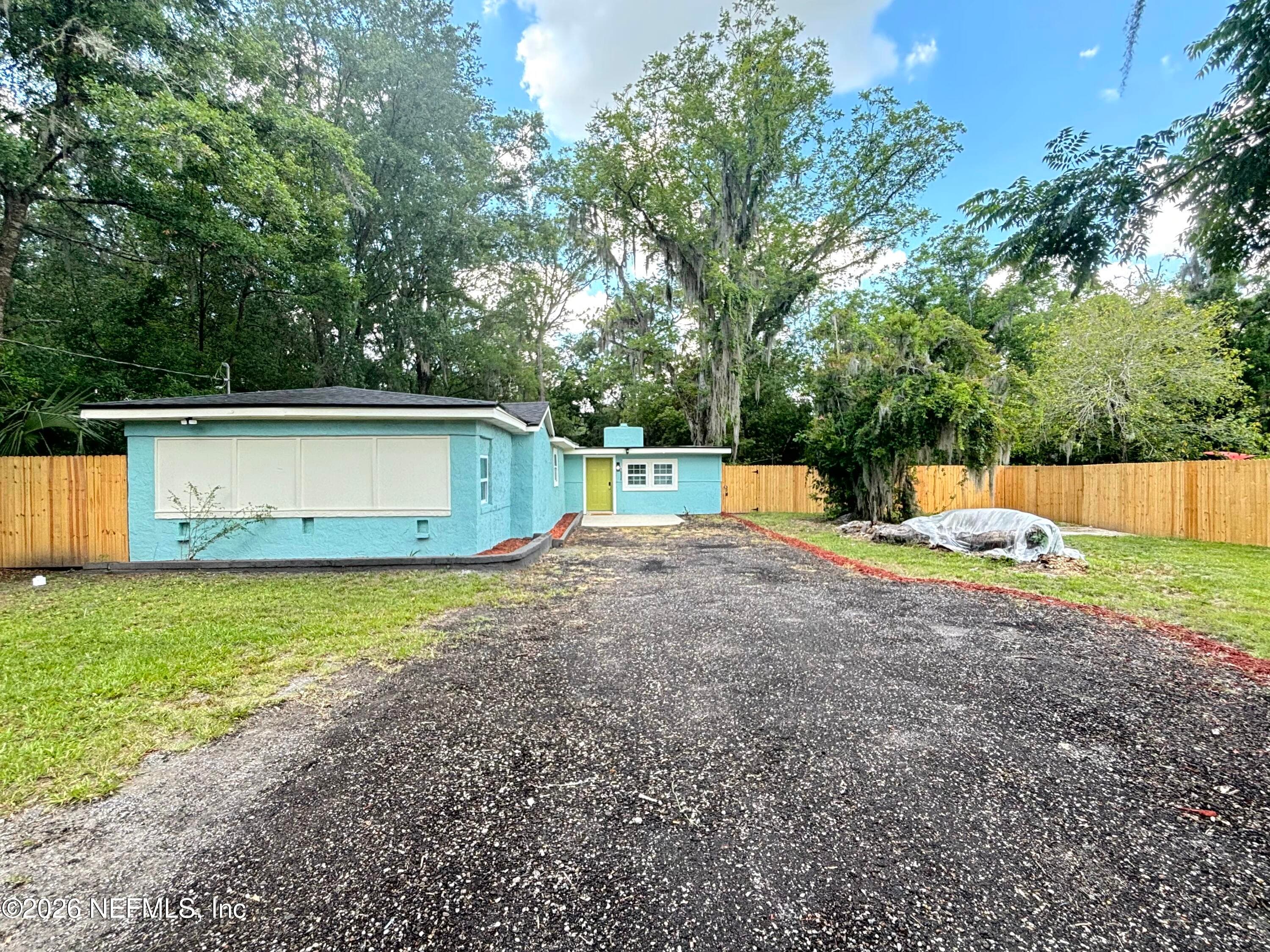 7924 LONGSPUR Avenue, Jacksonville — exterior