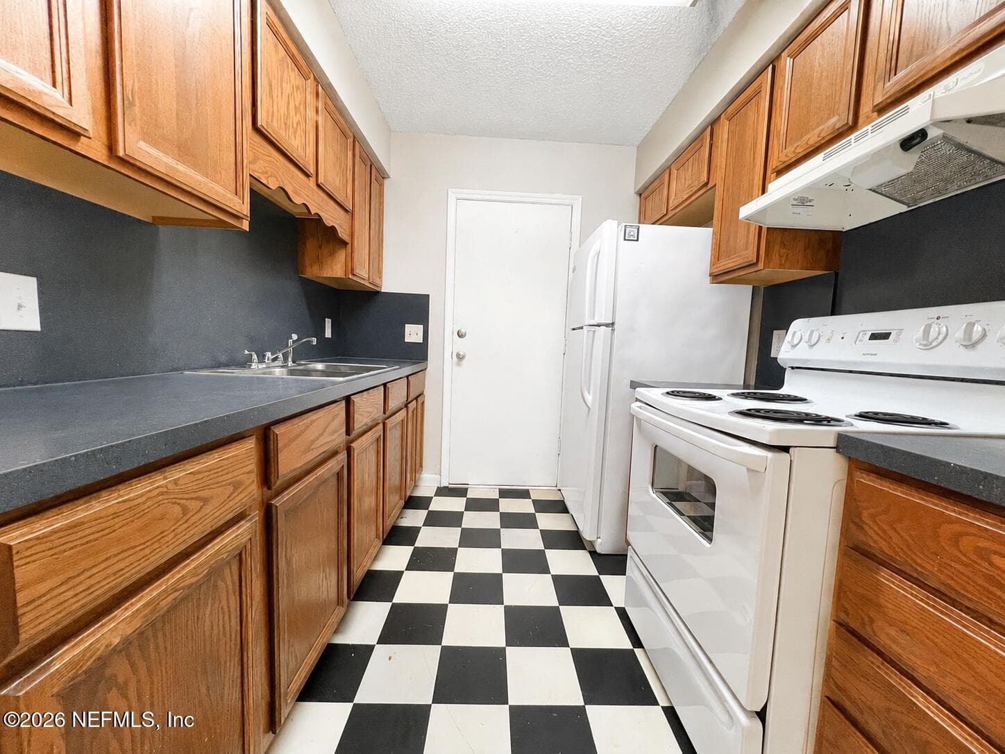 7913 JASPER Avenue, Jacksonville — photo 2